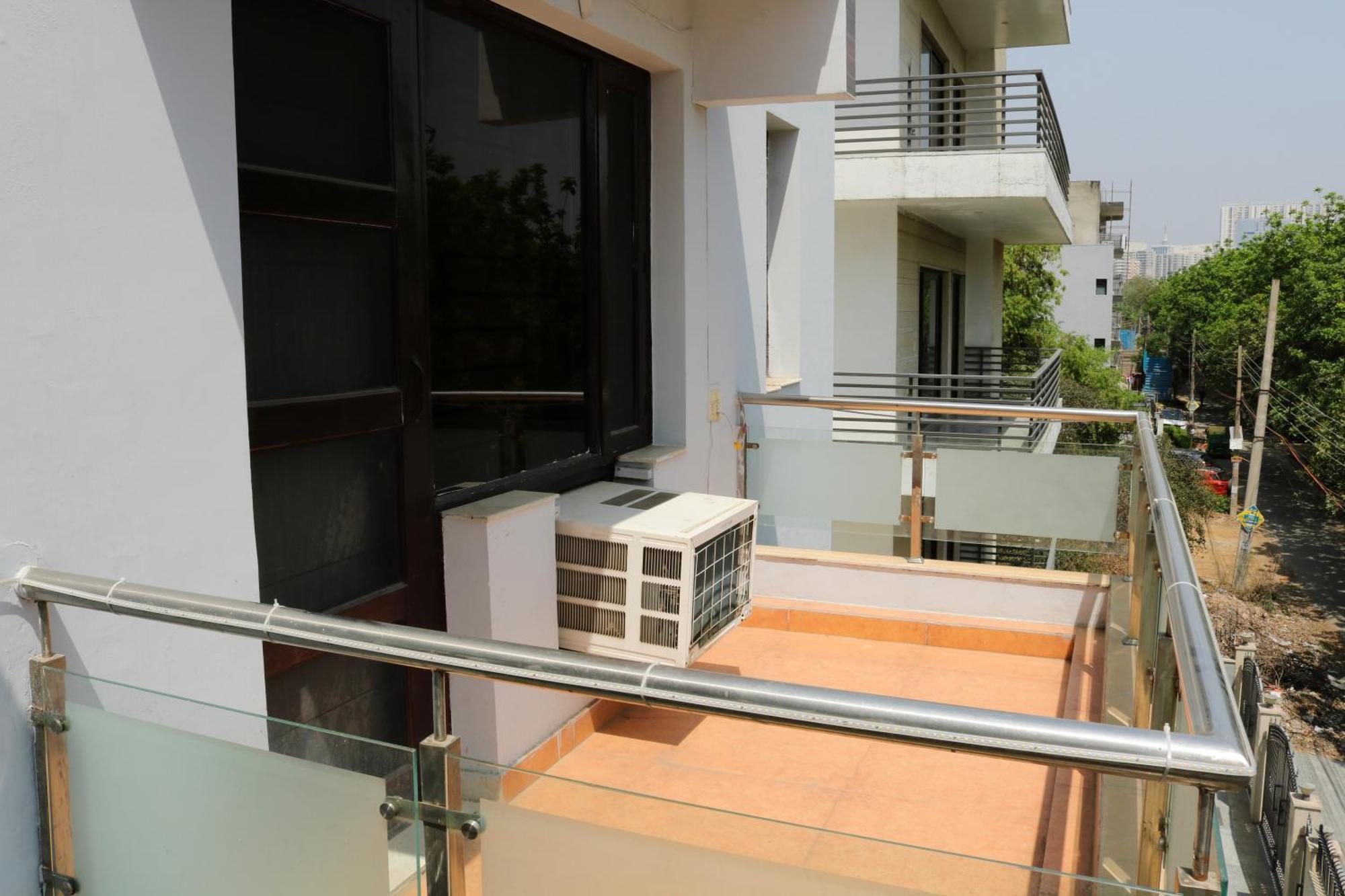Vinayak Sector 43 Hotel Gurgaon