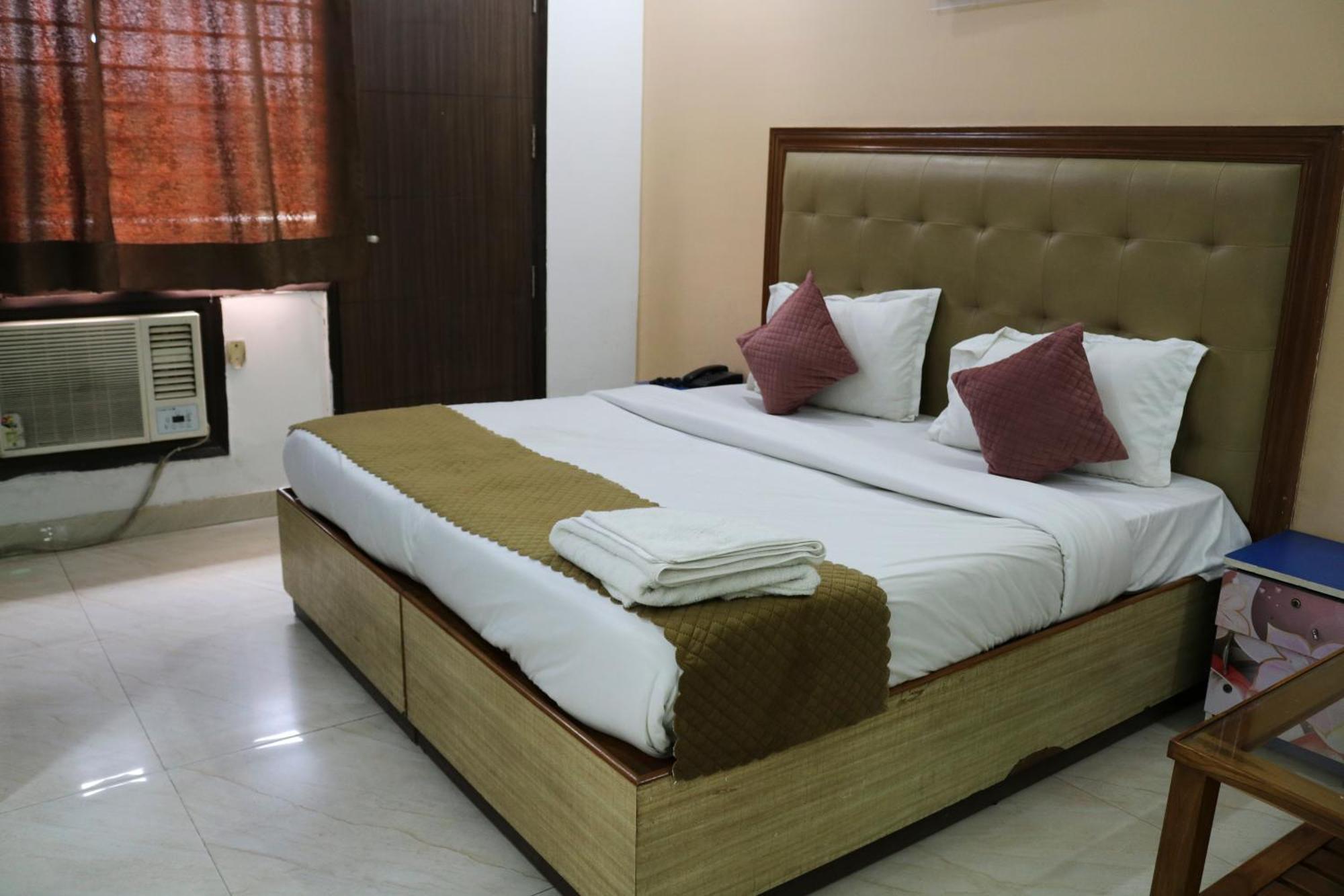 Hotel Vinayak Sector 43 Gurgaon