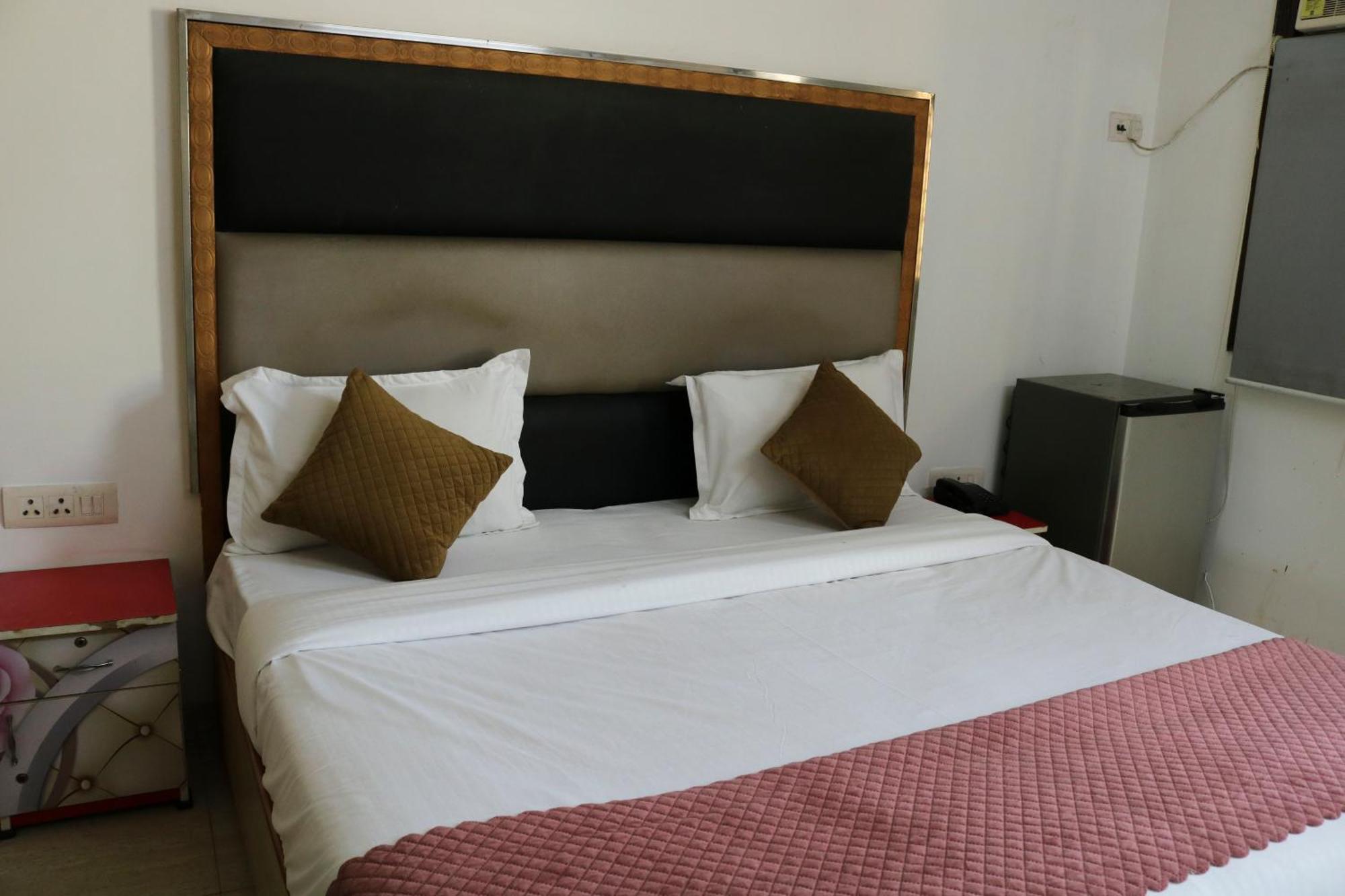 Vinayak Sector 43 Hotel Gurgaon