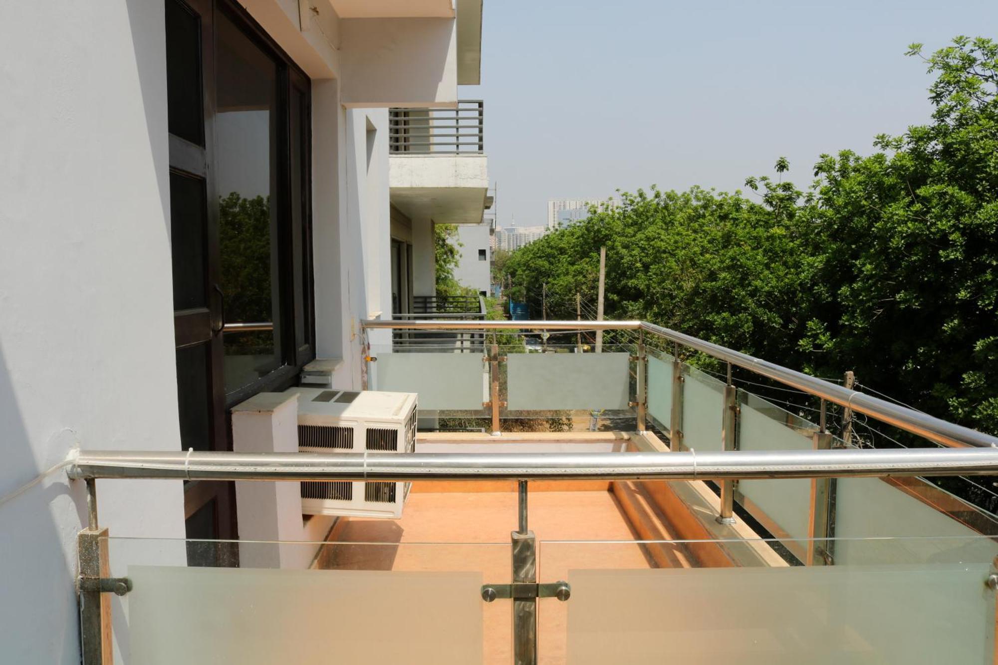 Vinayak Sector 43 Hotel 3*