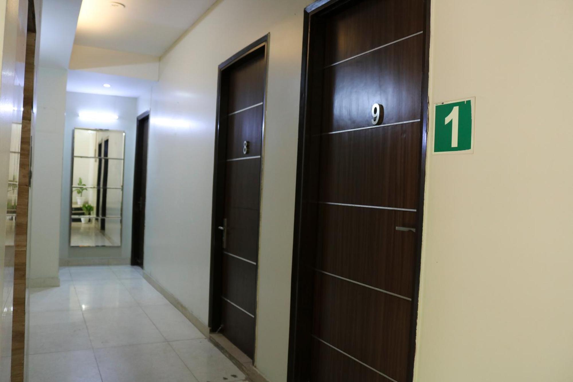 Vinayak Sector 43 3*