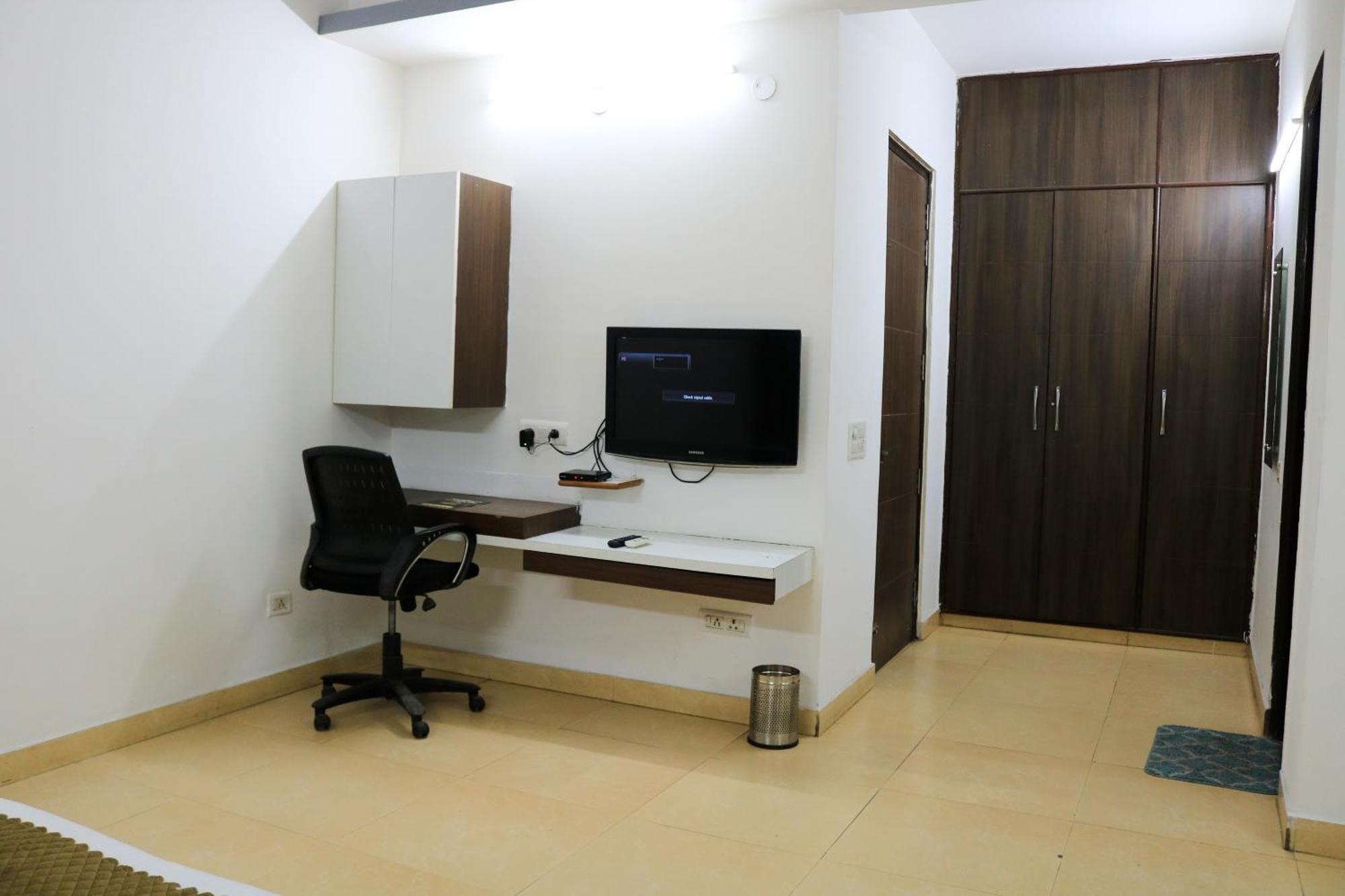 Vinayak Sector 43 3*