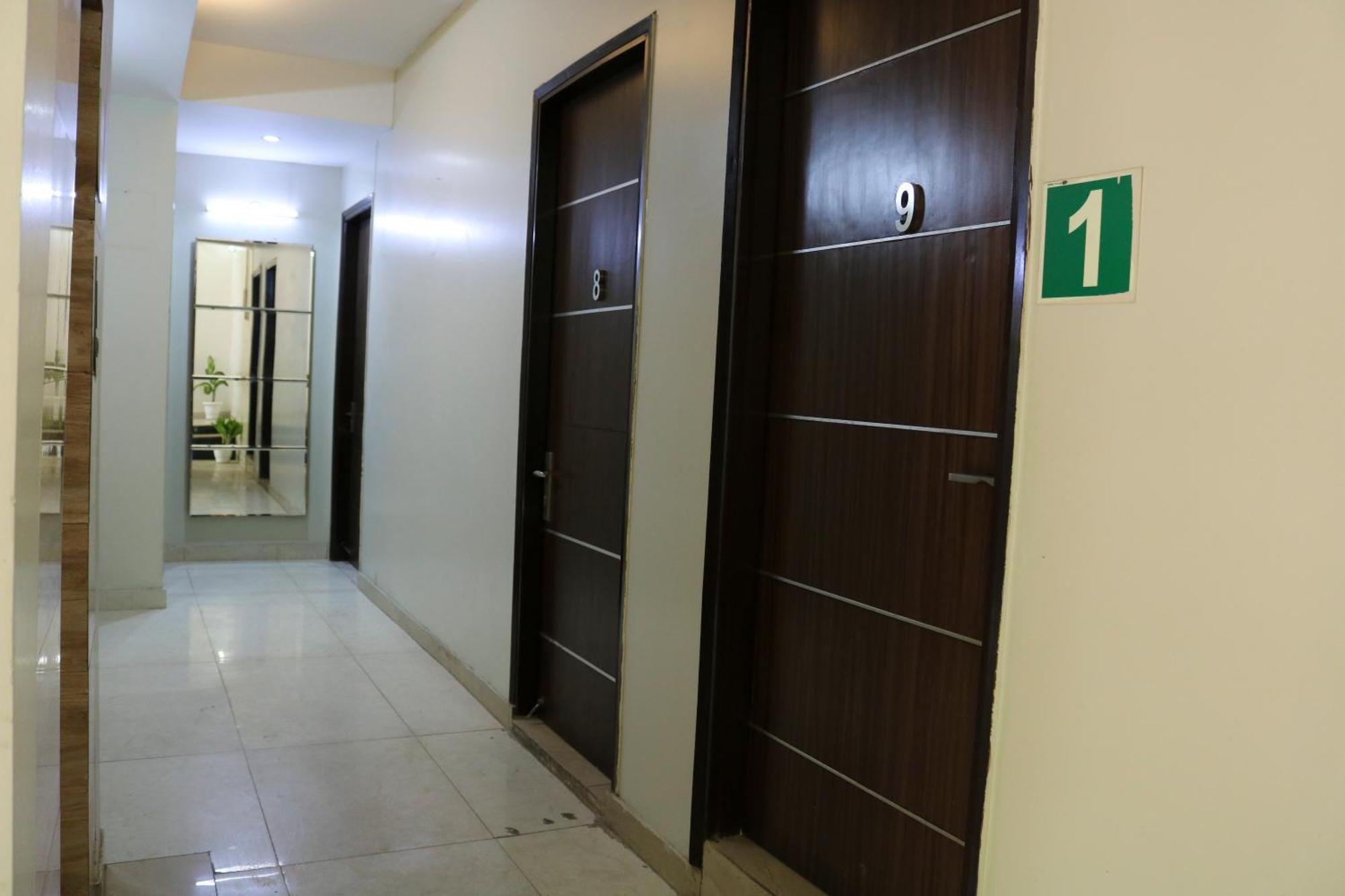 Vinayak Sector 43 3* Gurgaon