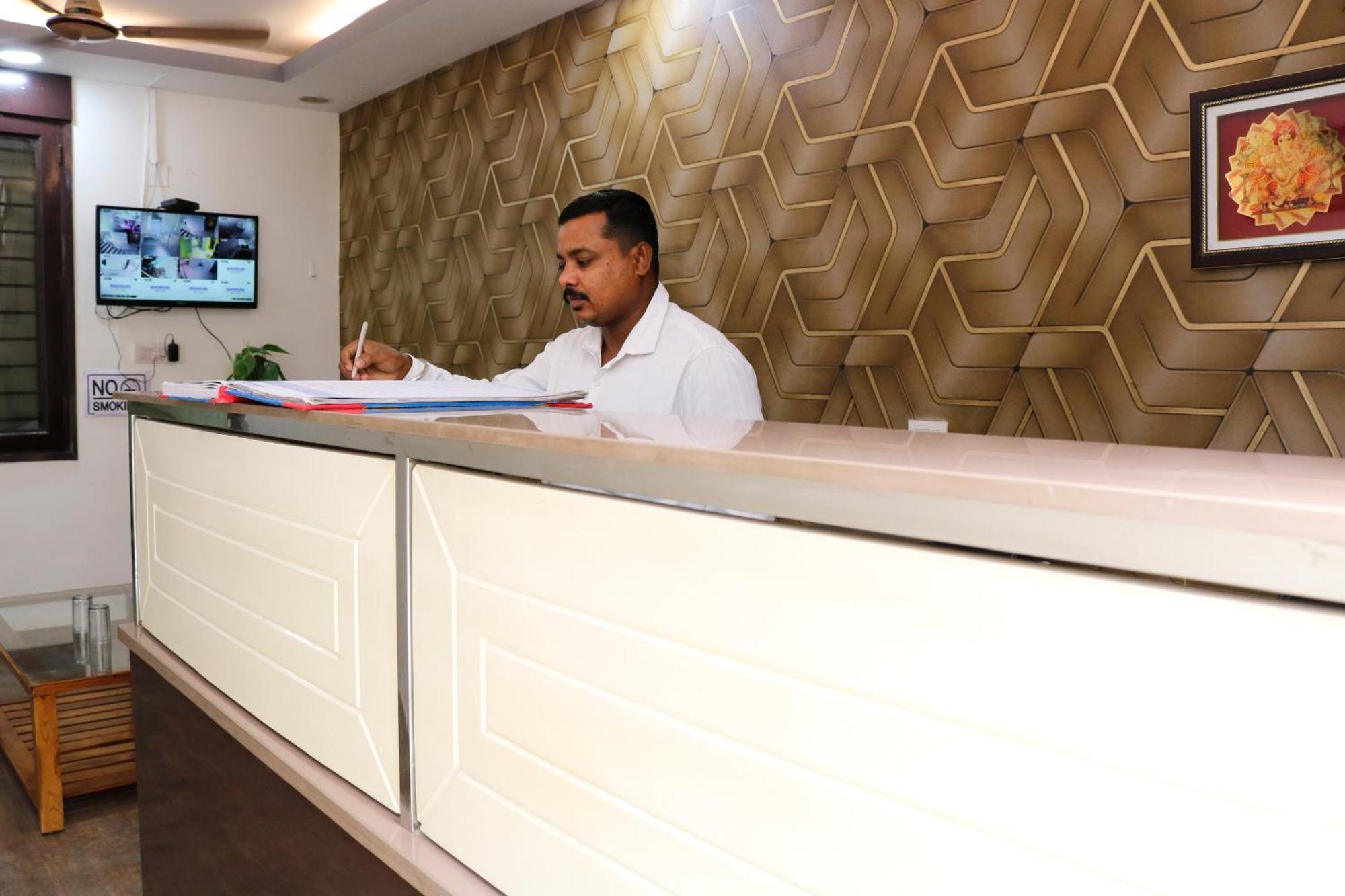 Vinayak Sector 43 Hotel Gurgaon