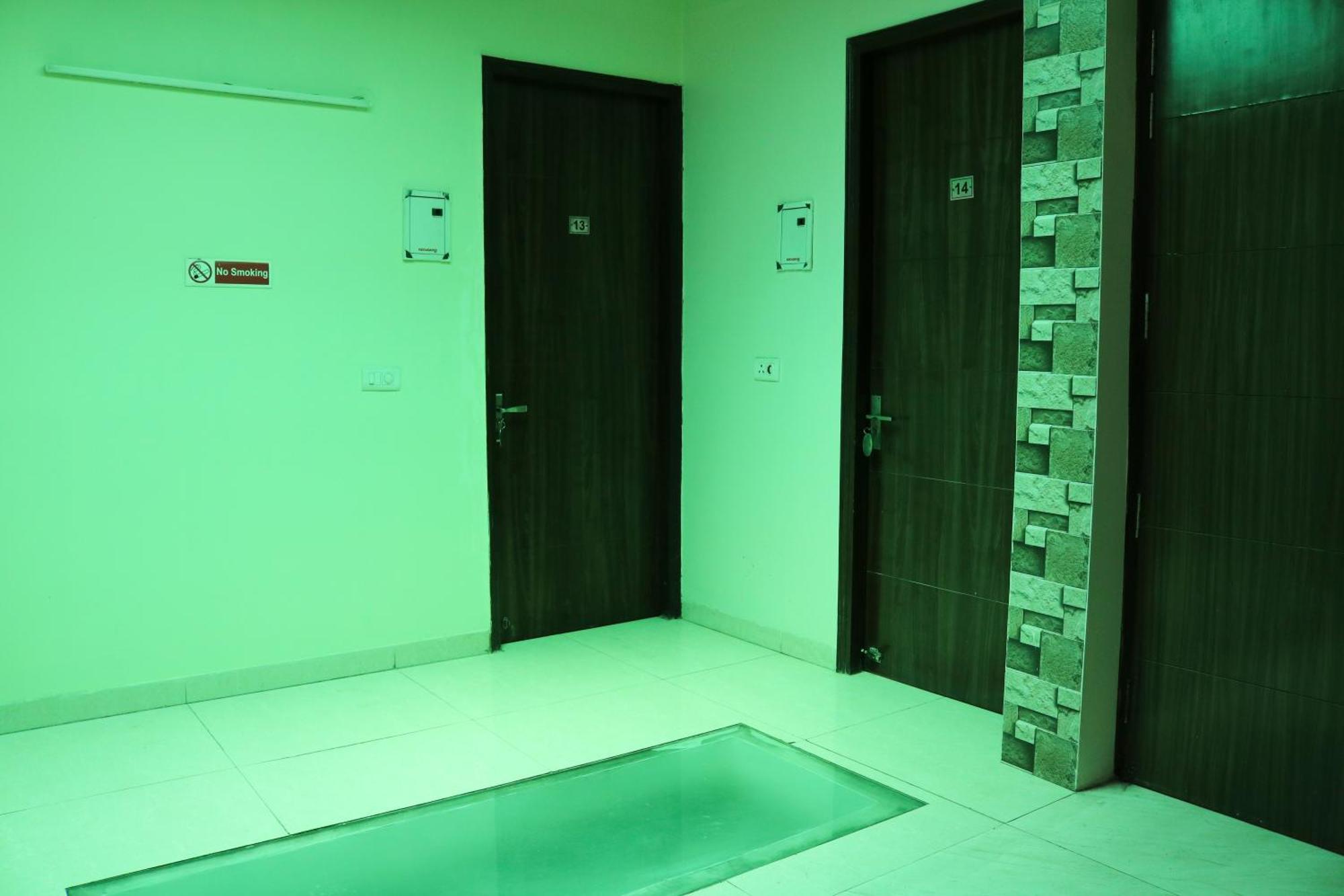 Vinayak Sector 43 3* Gurgaon