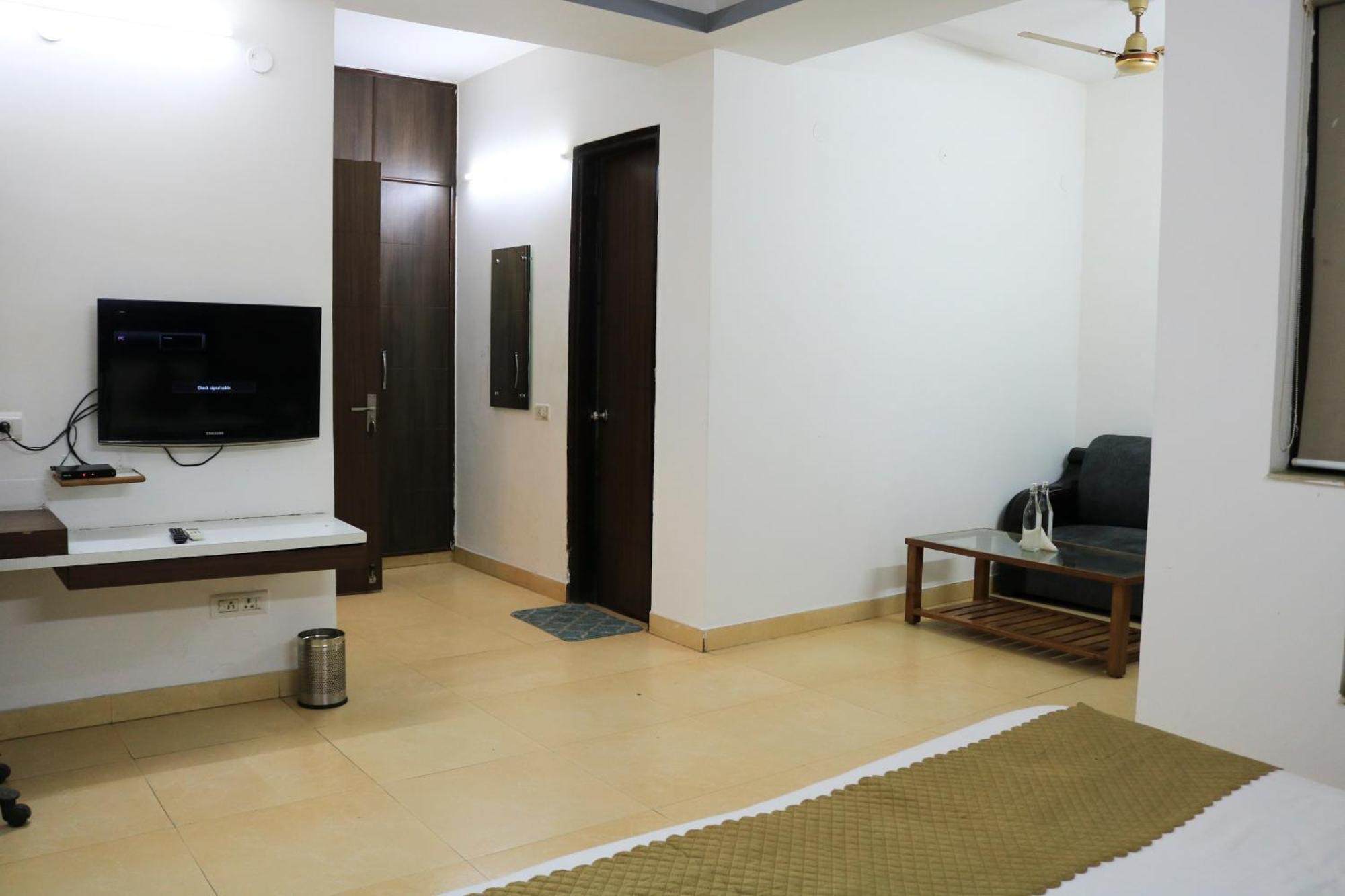 Vinayak Sector 43 Hotel 3*