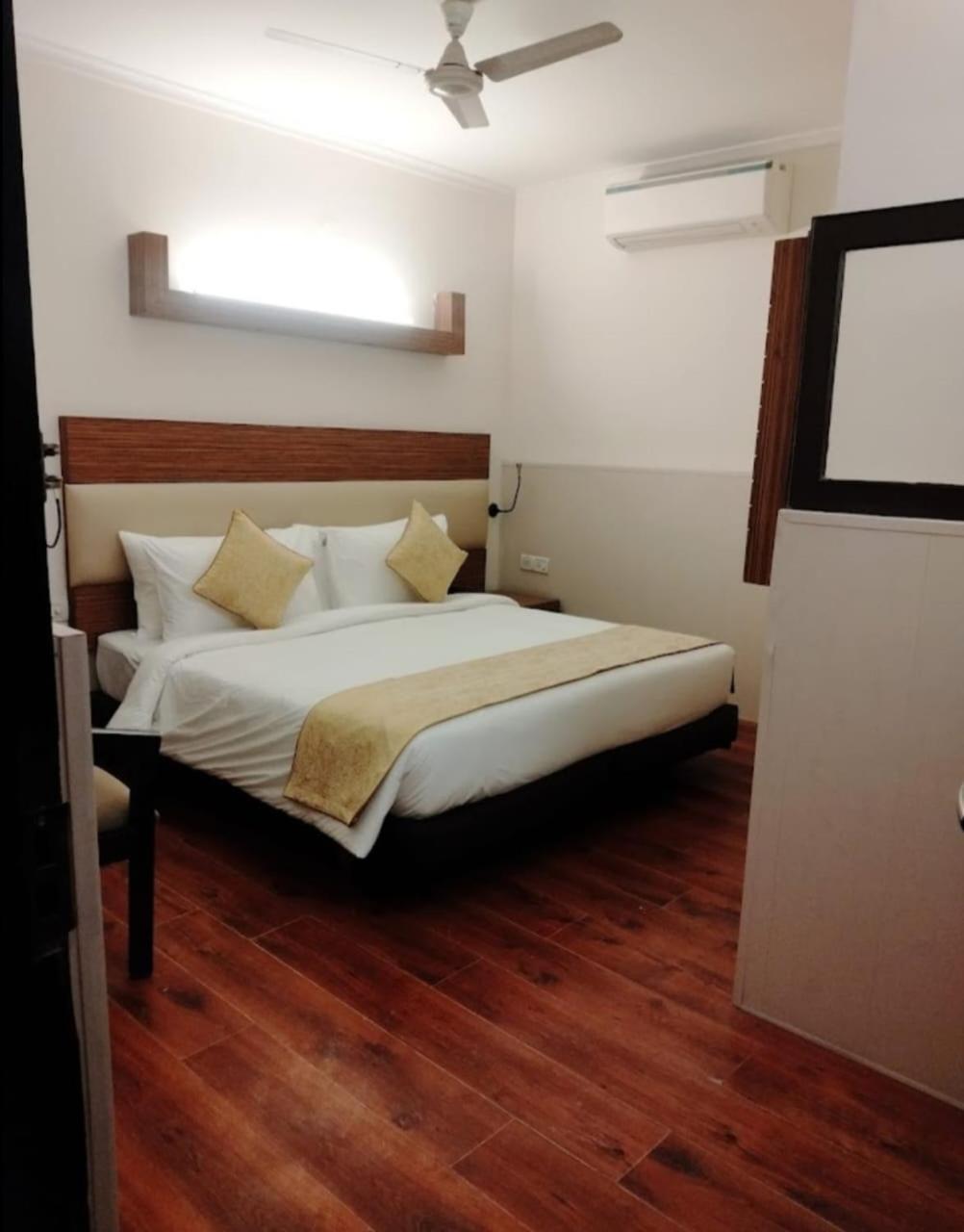 Sk Premium Park Ggn Hotel