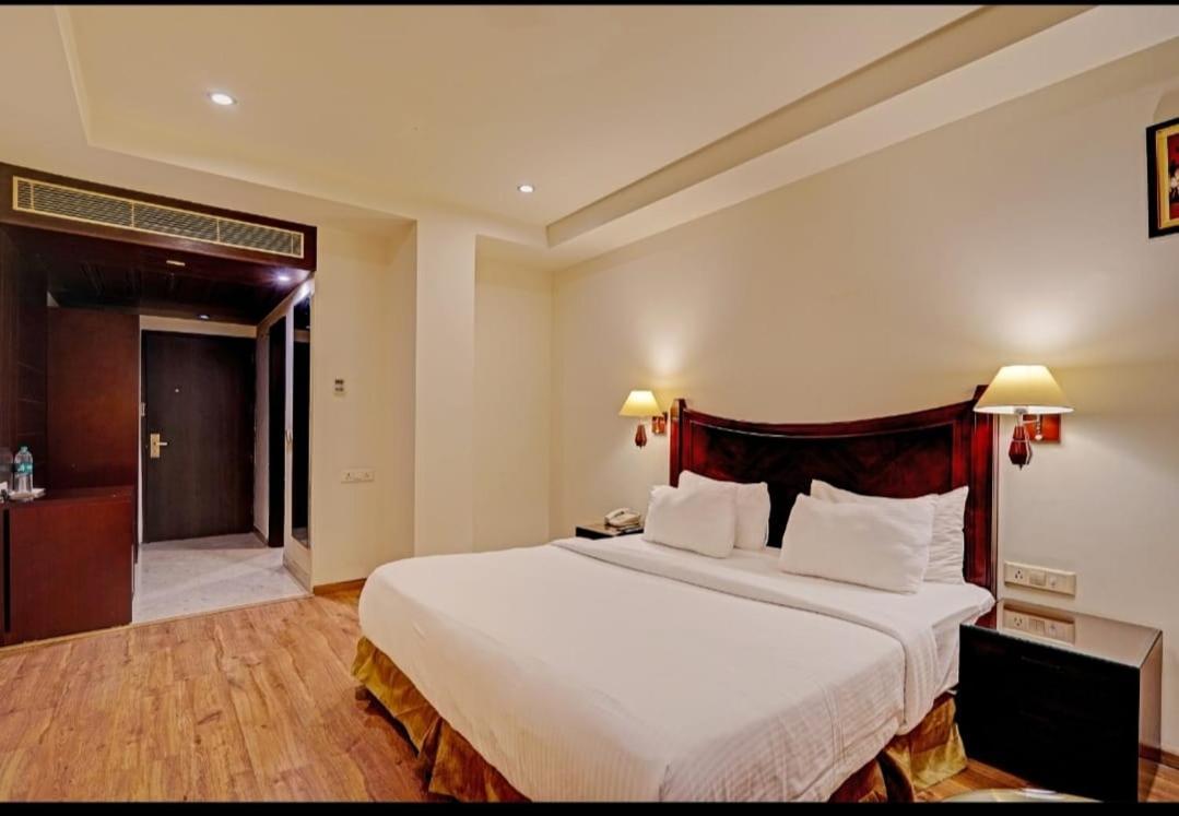Sk Premium Park Ggn Hotel 3*
