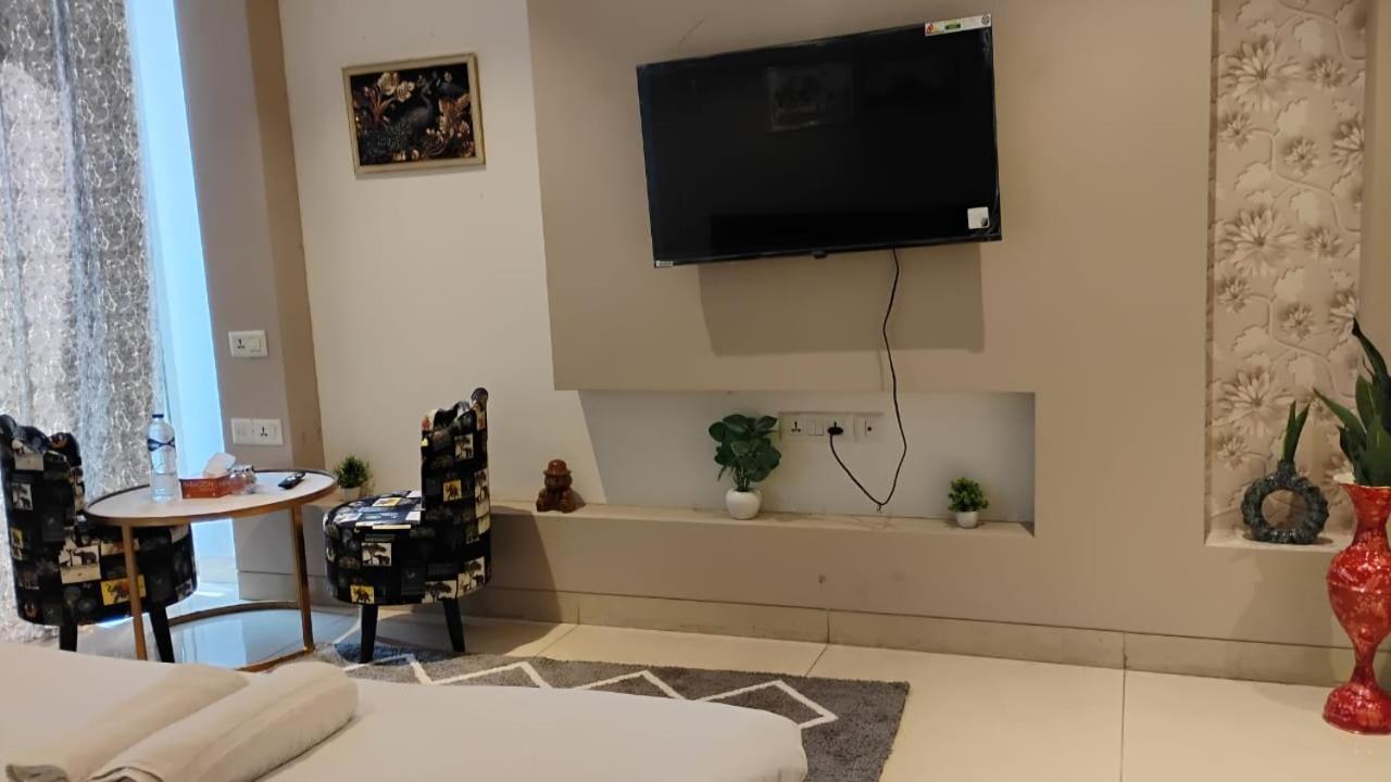 Stylish Street Apartment Gurgaon