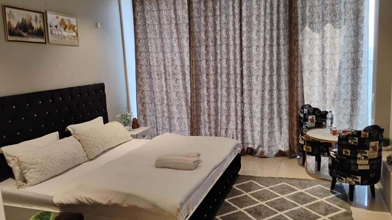 Stylish Street Apartment Gurgaon