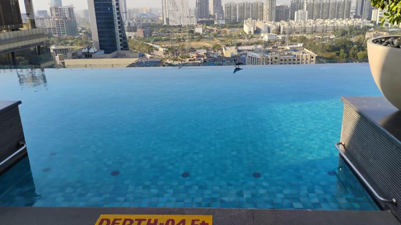Apartment Stylish Street Apartment Gurgaon *