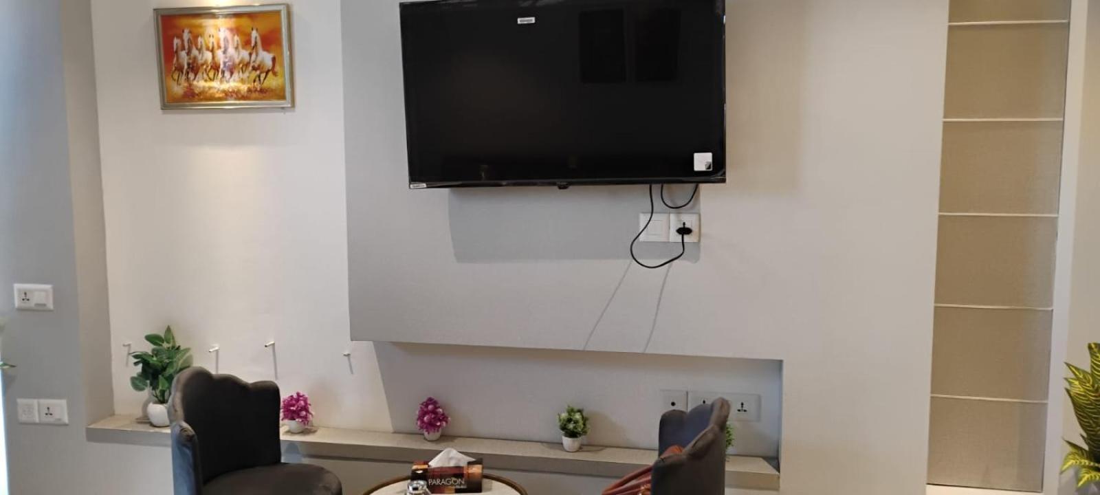Stylish Street Apartment Gurgaon Apartment *