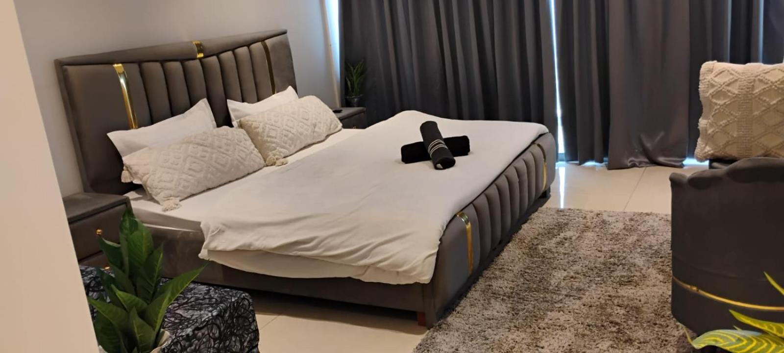 Apartment Stylish Street Apartment Gurgaon