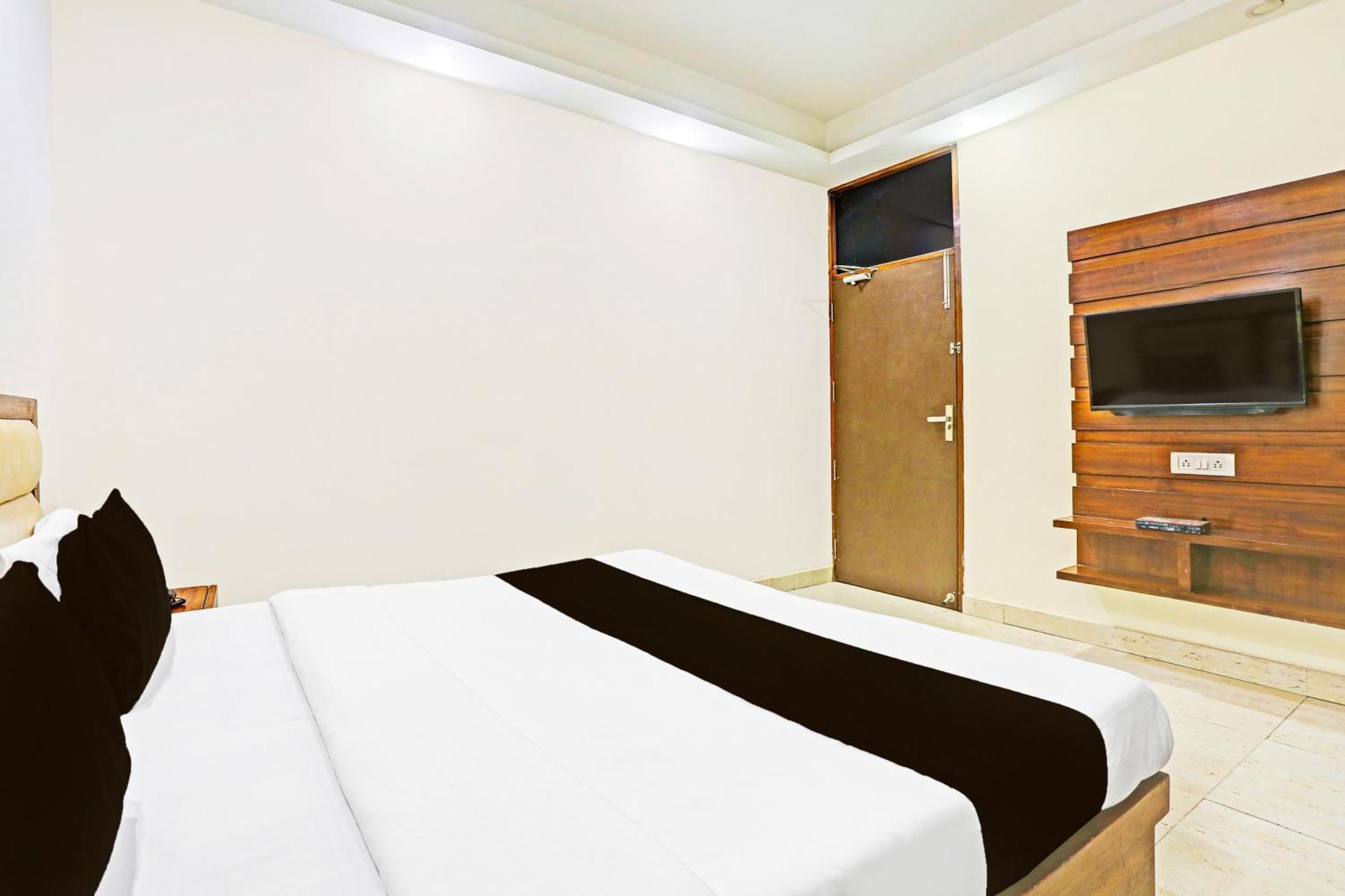 Hotel Super O Old Town Gurgaon