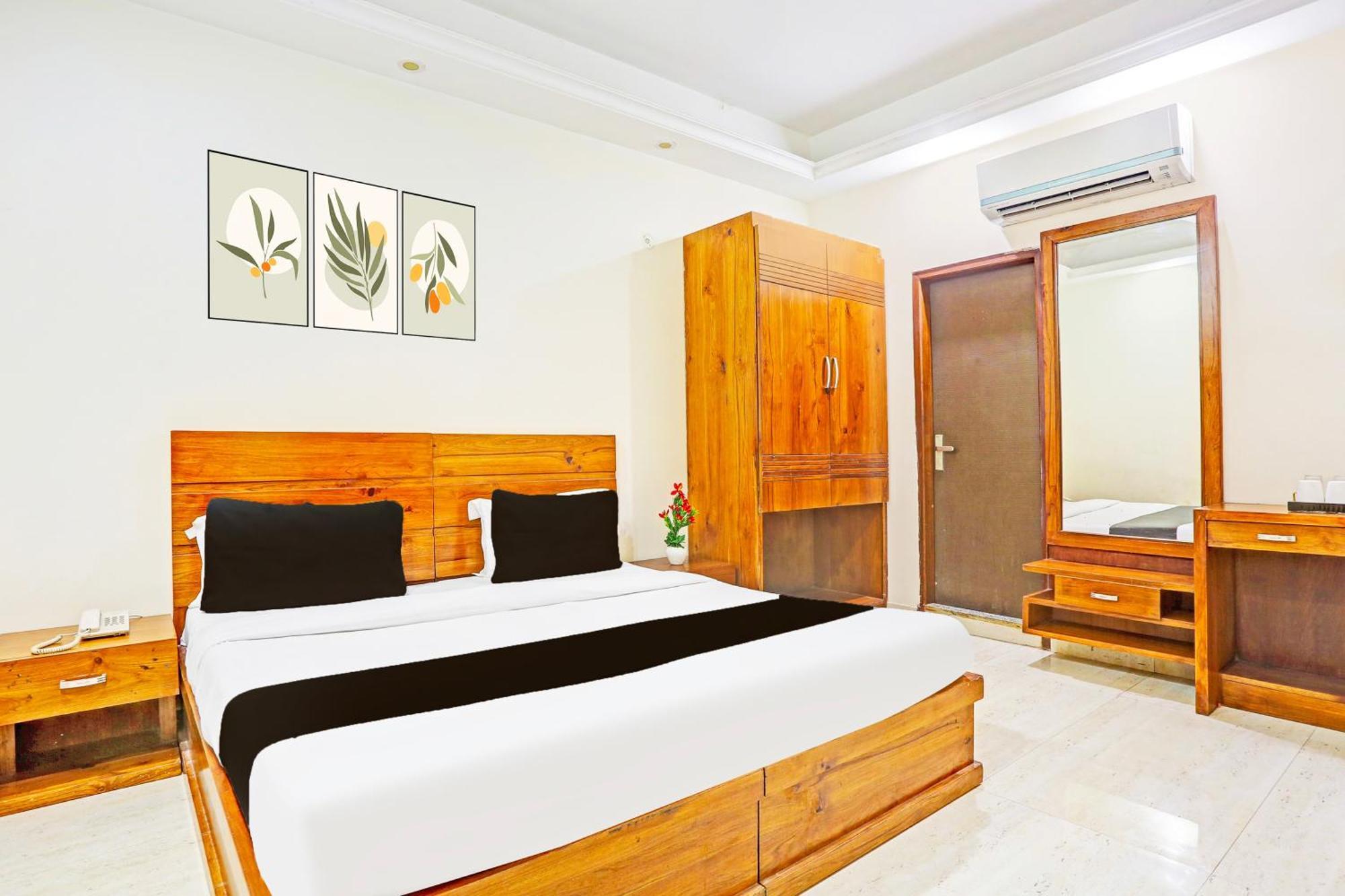 Super O Old Town Hotel Gurgaon