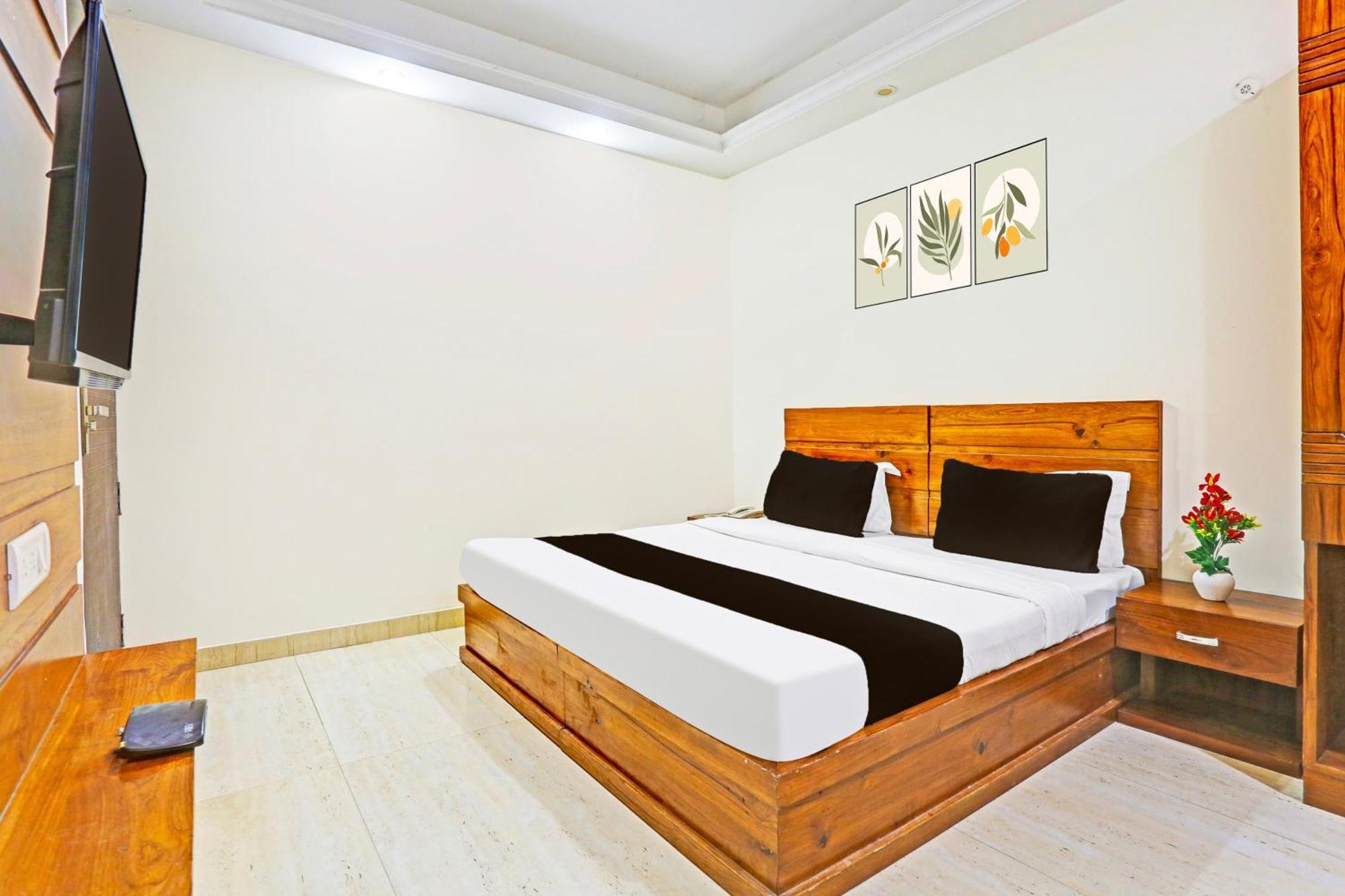 Hotel Super O Old Town Gurgaon