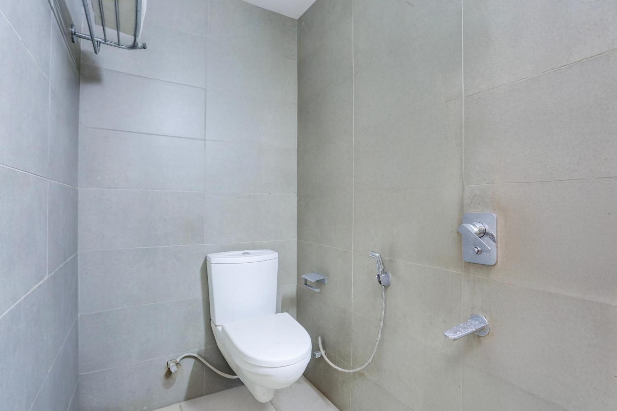 Super Townhouse Sector 64 Near Worldmark Gurugram Formerly Vero 4*
