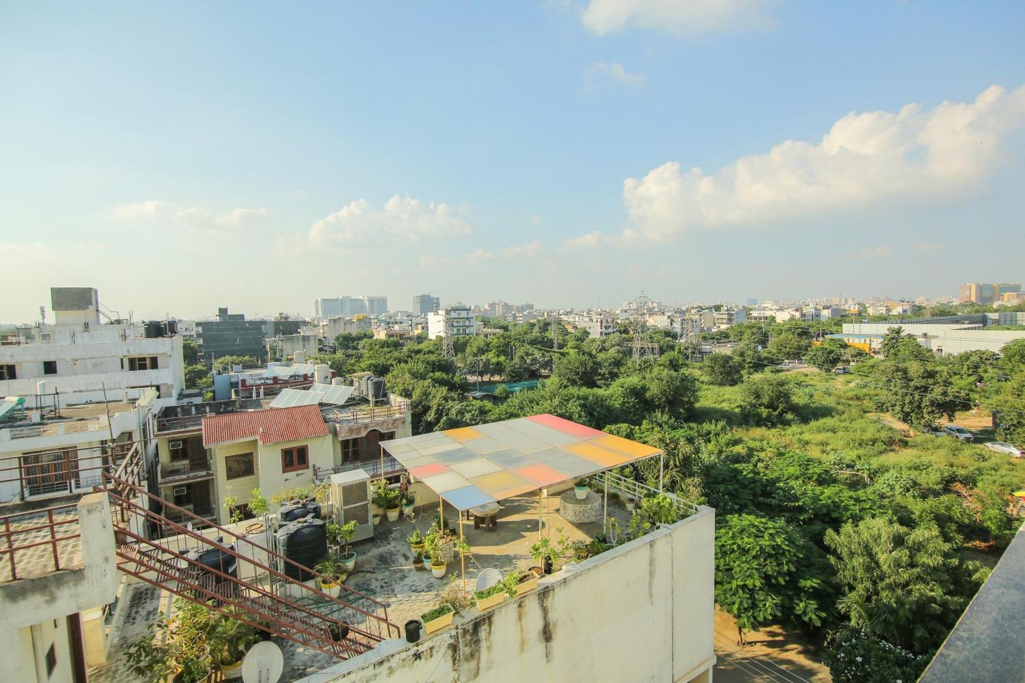 Hotel Super Collection O Corporate Near Omaxe Celebration Mall 4*