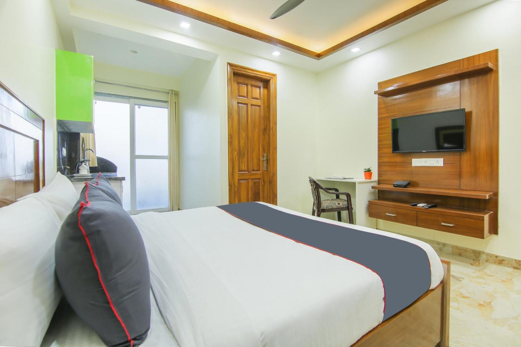 Super Collection O Corporate Near Omaxe Celebration Mall Hotel 4*