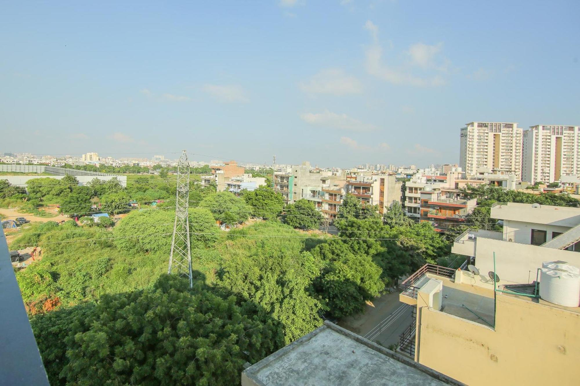 Super Collection O Corporate Near Omaxe Celebration Mall Hotel 4*