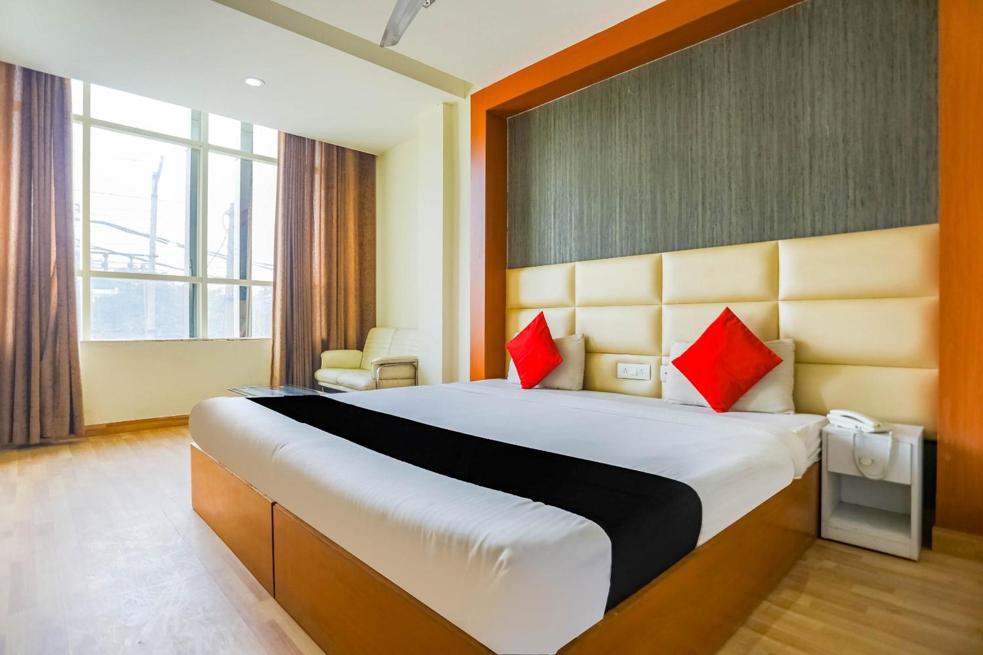 Hotel Collection O Comfort Residency Near Medanta Hospital Near Omaxe Celebration Mall Gurgaon