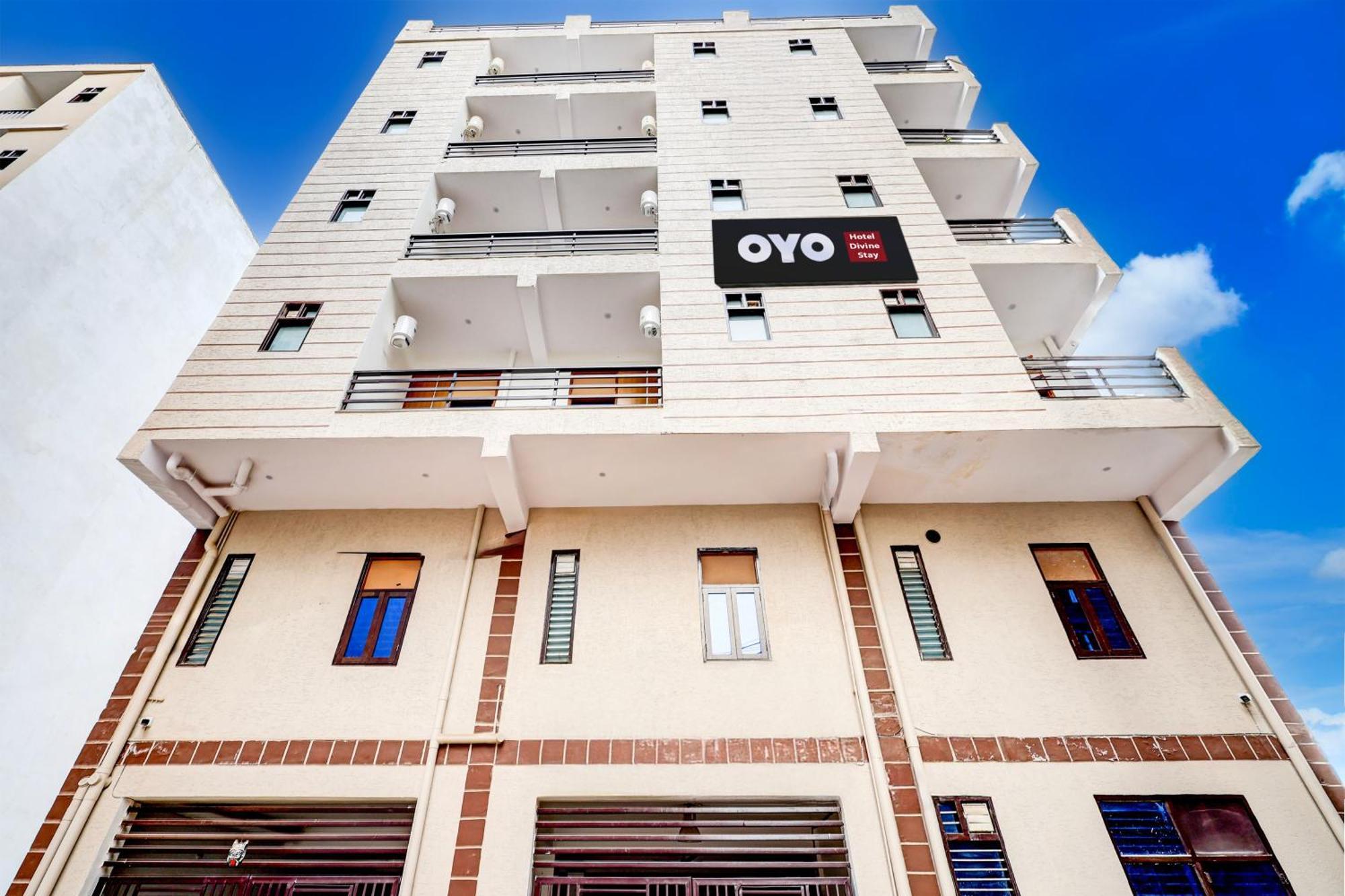 Hotel O Divine