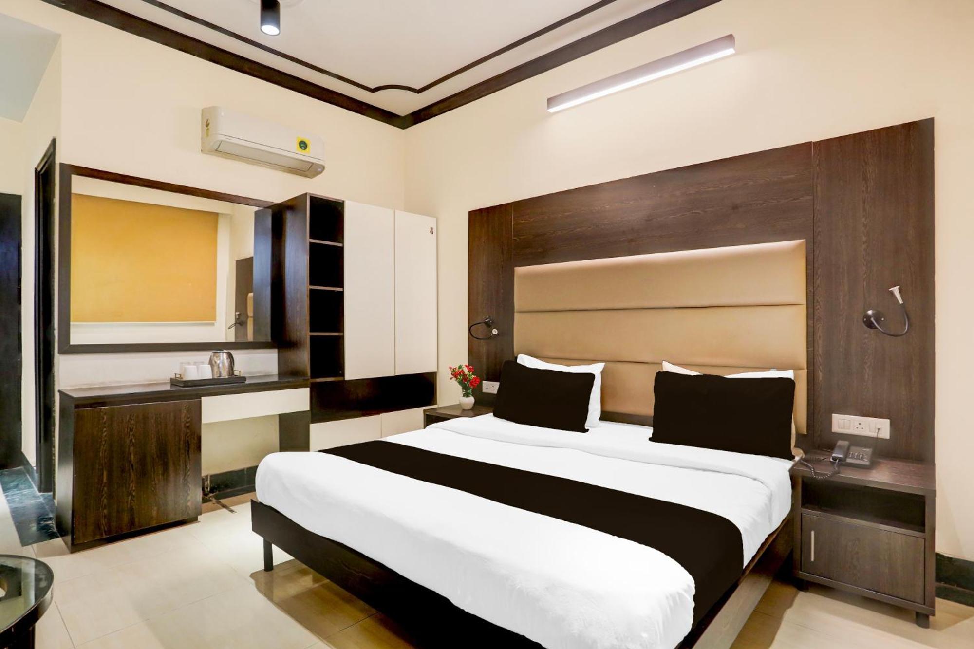 Townhouse Sushant Lok Phase 1 Formerly Hotel Neven 3*