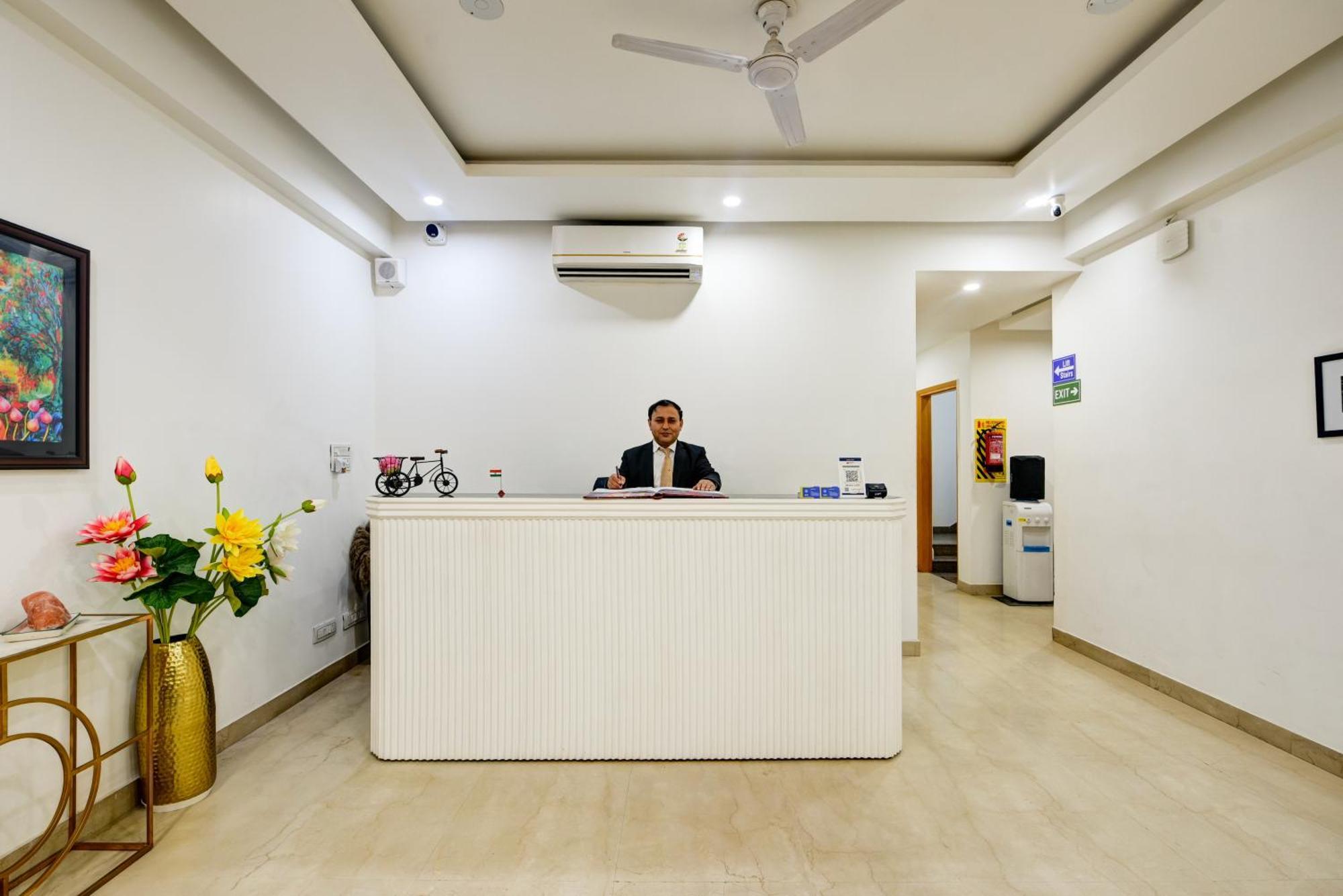Aamantran Residency Hotel, Sohna Road, Sector 49, Gurugram 3* Gurgaon