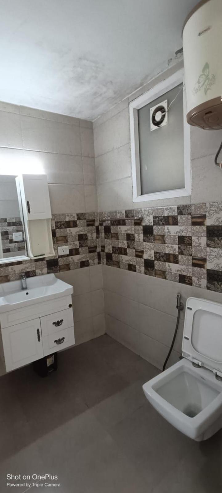 Hostel Nuab House - Near Fortis, Max, Medanta, Paras Hospitals And Huda Metro