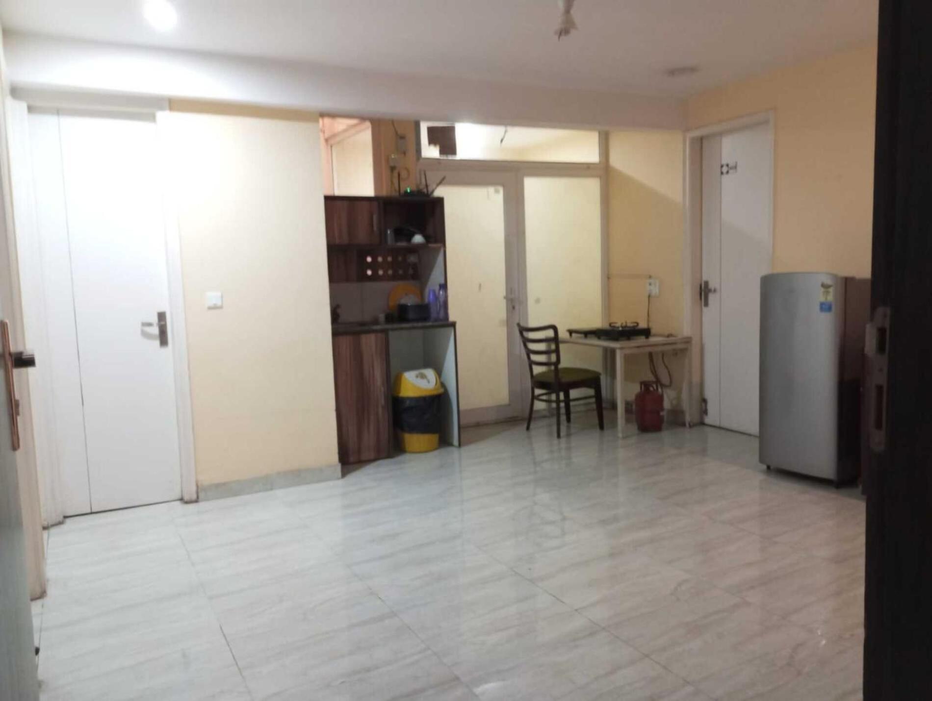 Nuab House - Near Fortis, Max, Medanta, Paras Hospitals And Huda Metro Hostel Gurgaon