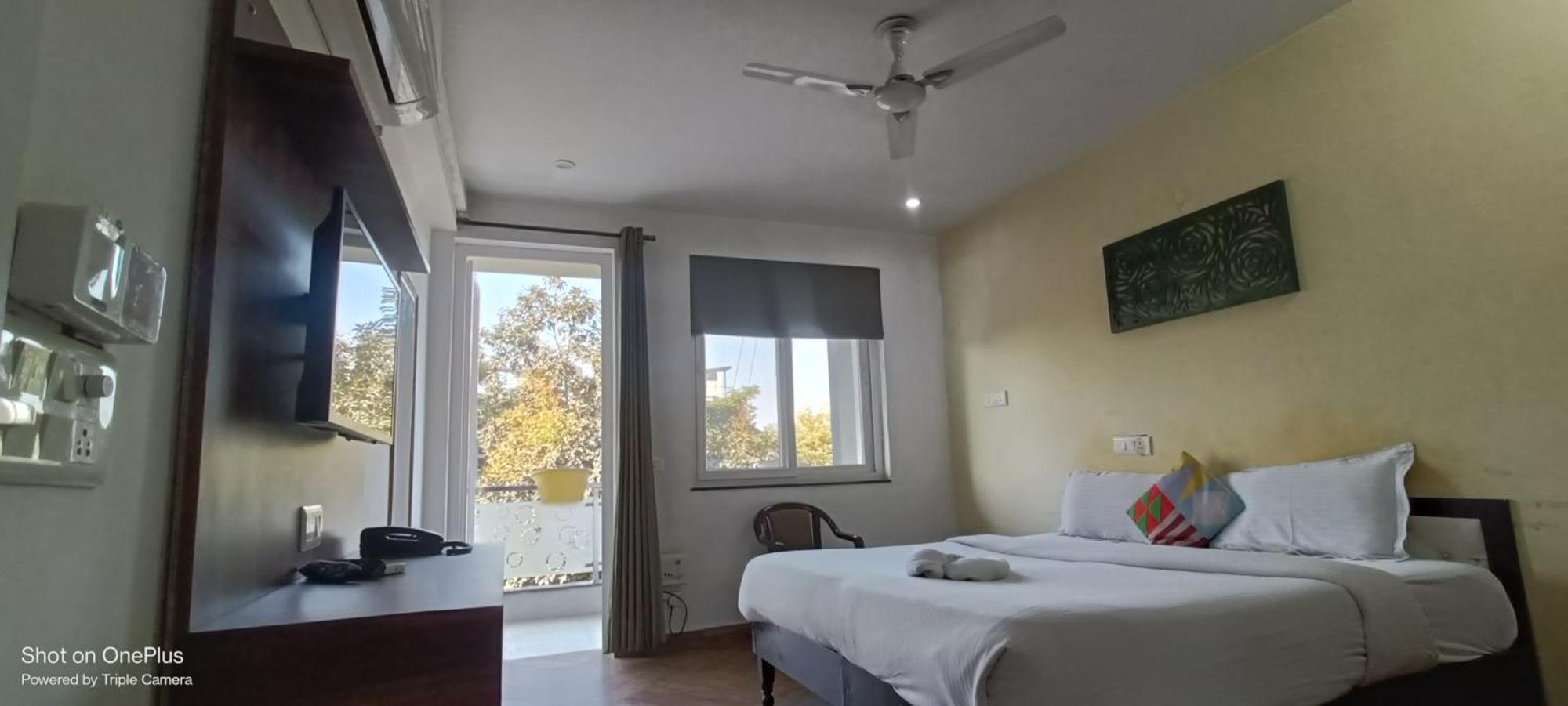Nuab House - Near Fortis, Max, Medanta, Paras Hospitals And Huda Metro Gurgaon