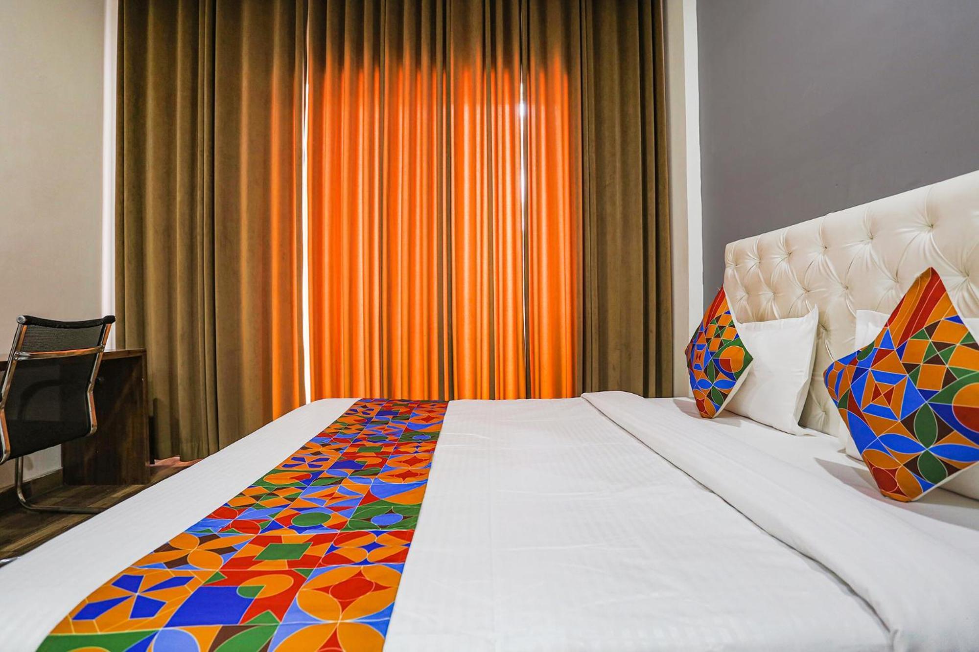 Hotel Fabhotel Sky Rise 3*