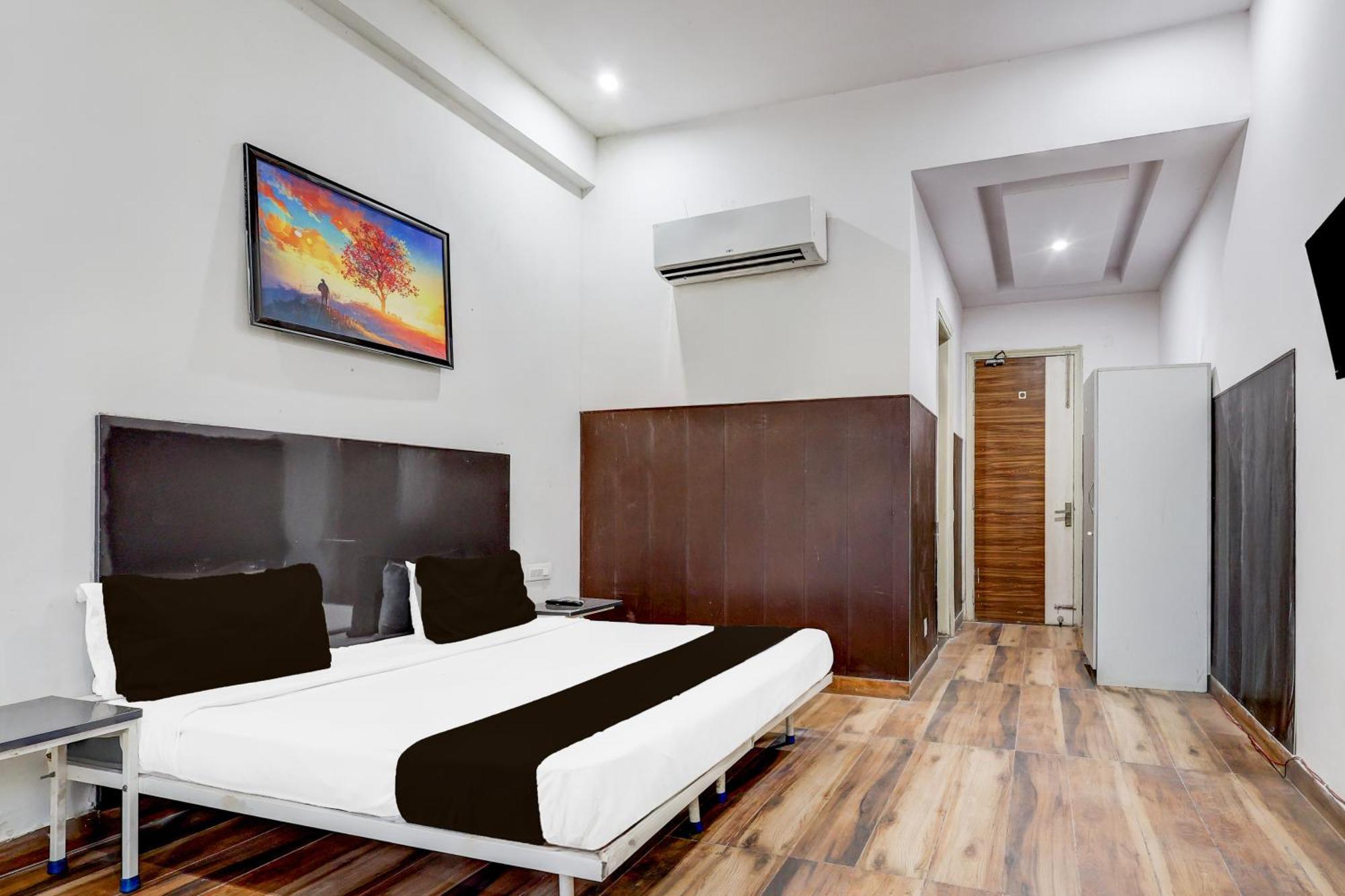 Hotel O Daffodils Inn Gurgaon