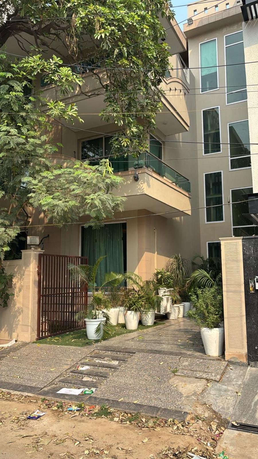 Hotel Posh - Golf Course Road Gurgaon