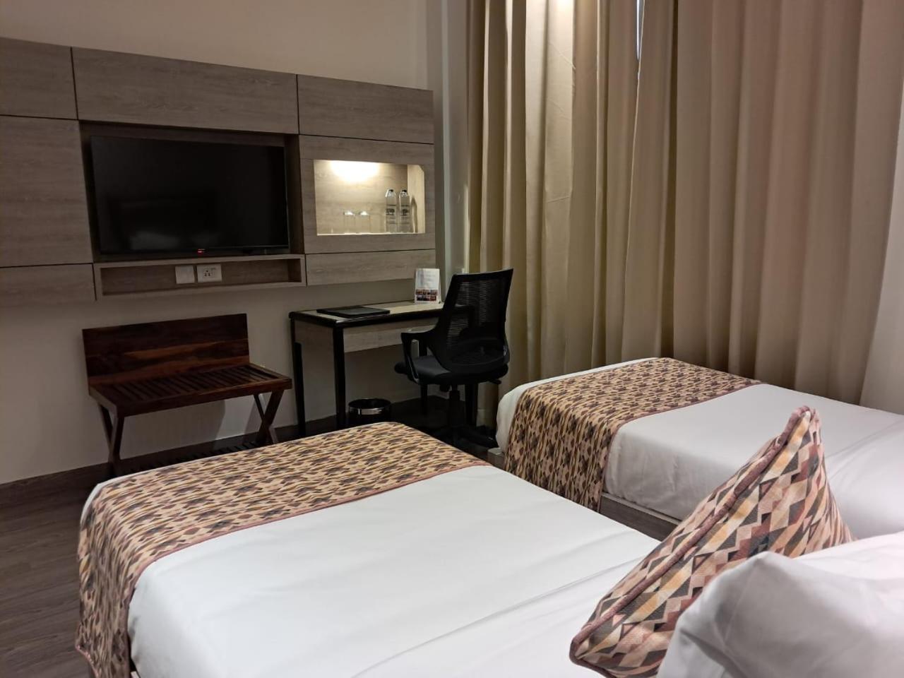 Rhythm Gurugram & Suites, Sohna Road Hotel 4*