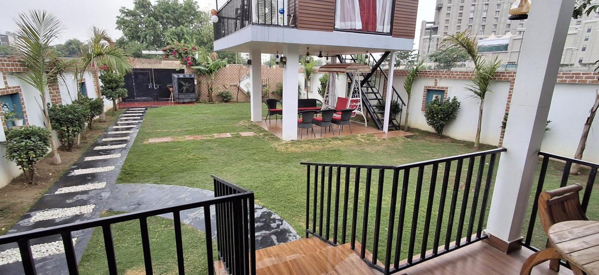 Holiday home Courtyard By Palm -3bkh Mini Gurgaon