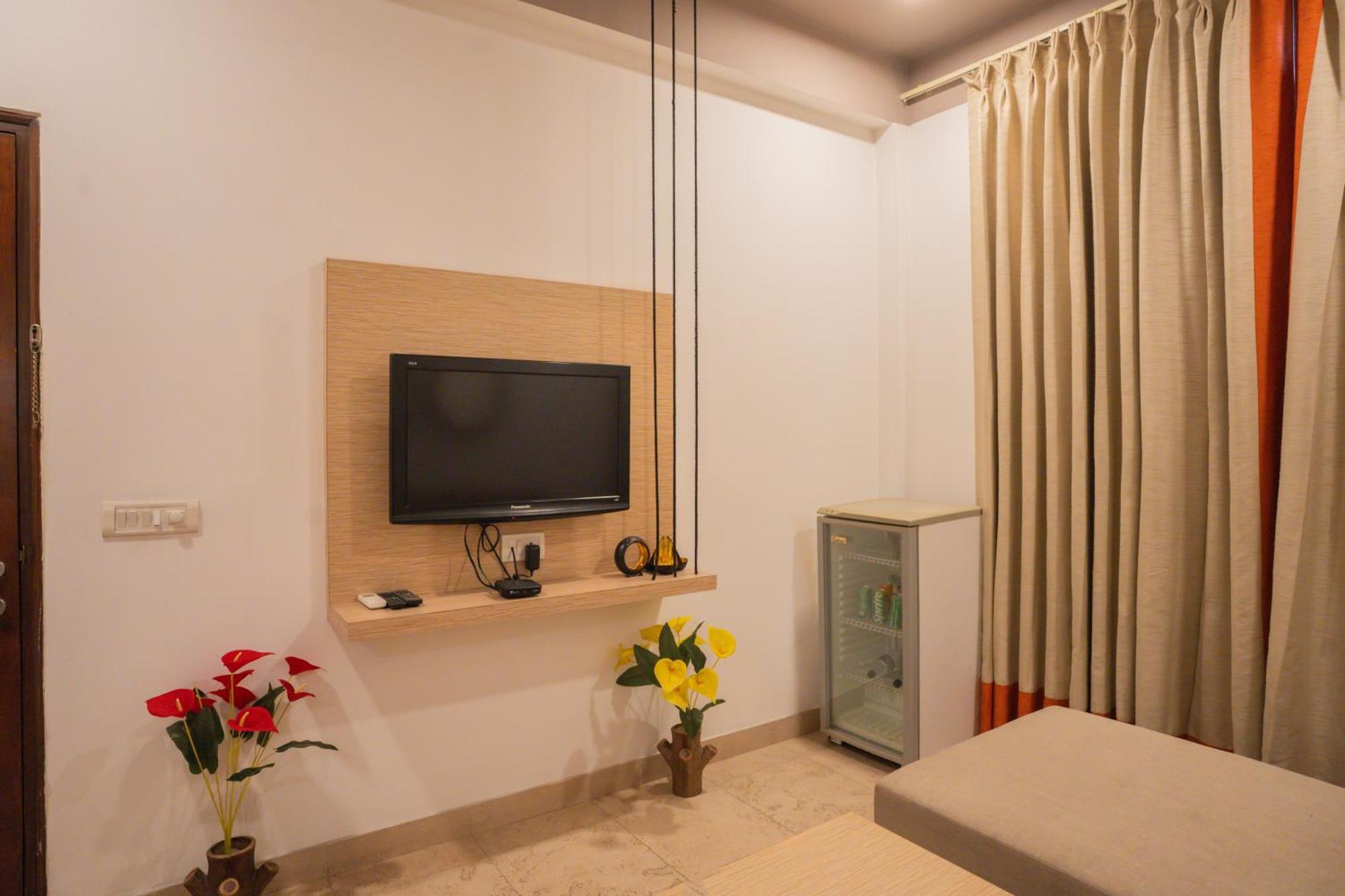 Ahuja Residency Parklane 3*