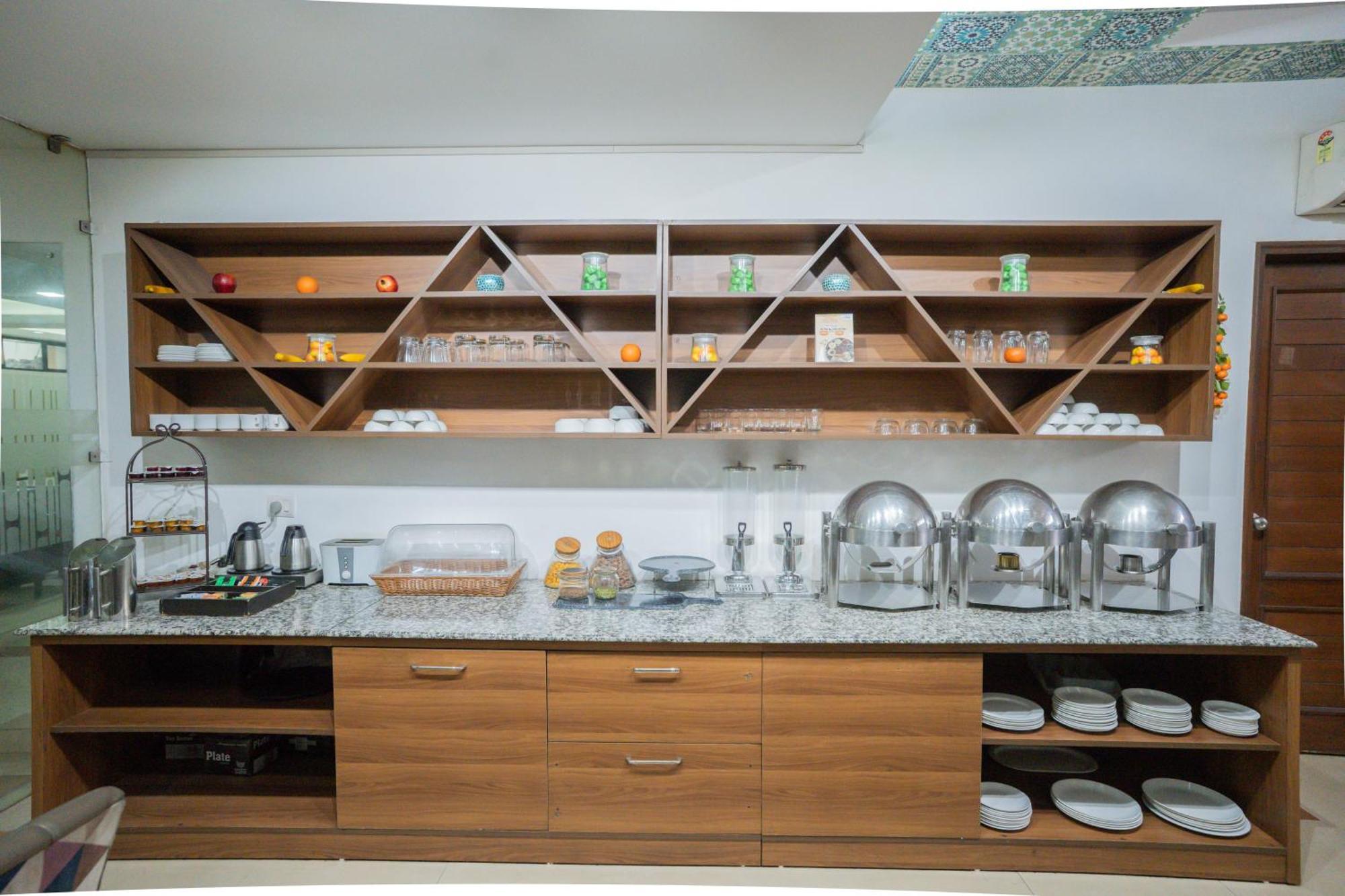 Ahuja Residency Parklane Guest house