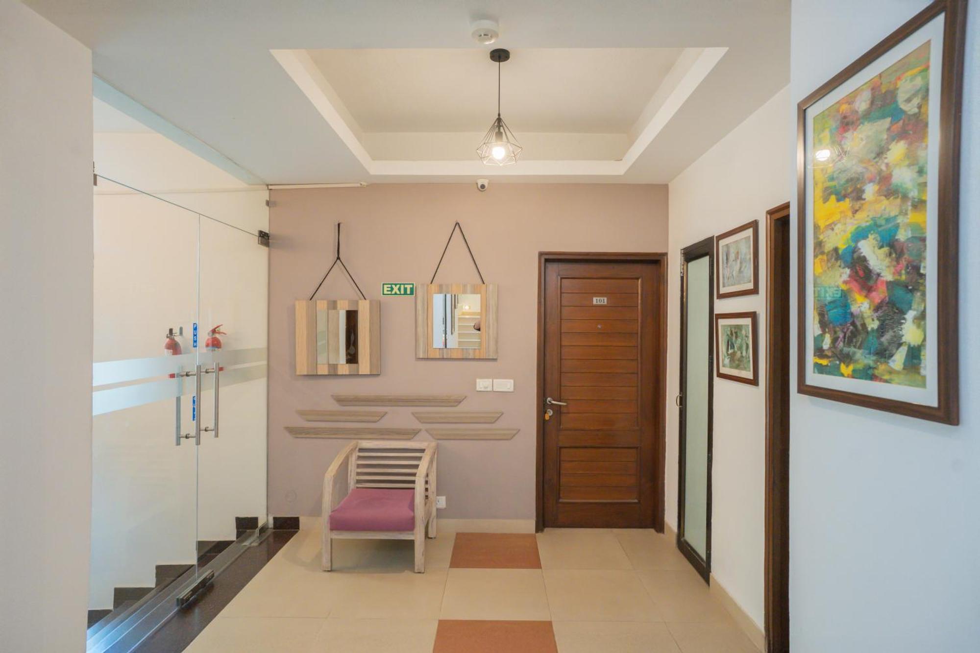 Ahuja Residency Parklane 3*