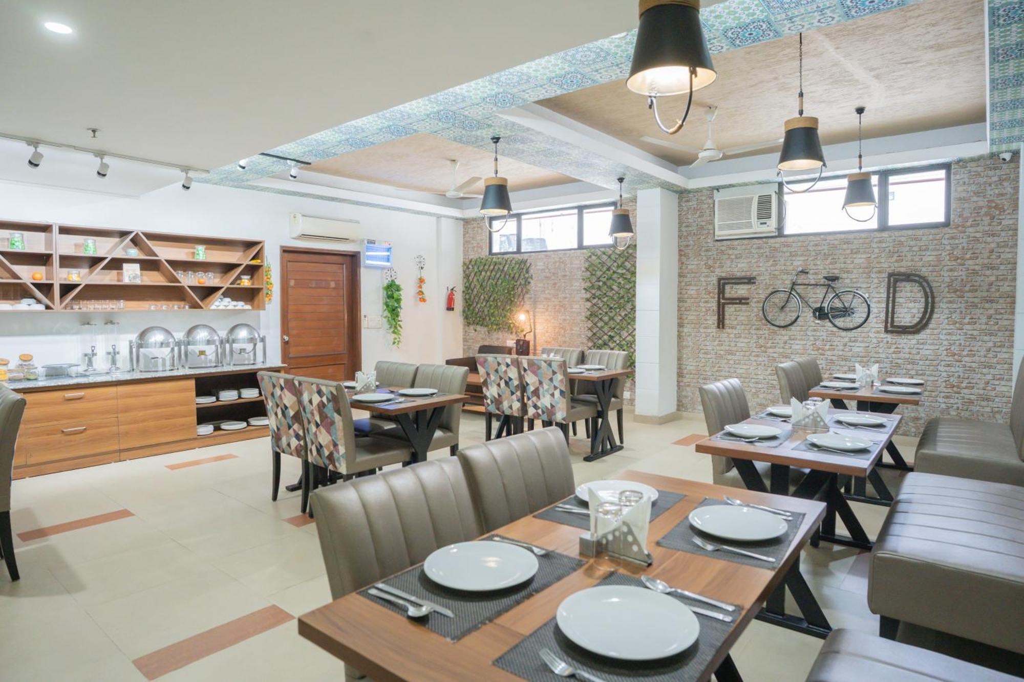 Ahuja Residency Parklane Guest house
