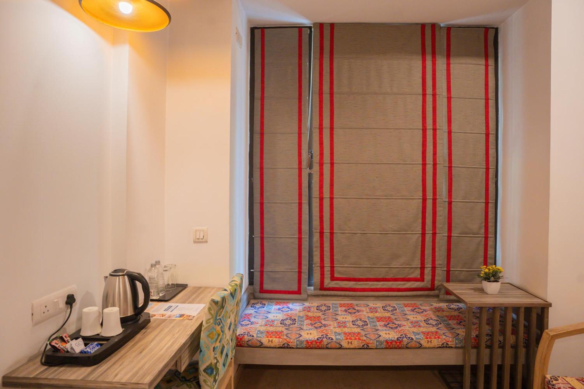 Guest house Ahuja Residency Parklane 3*