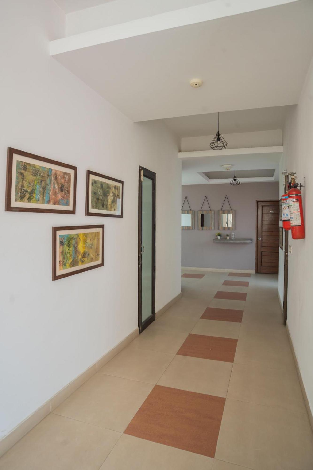 Ahuja Residency Parklane Guest house