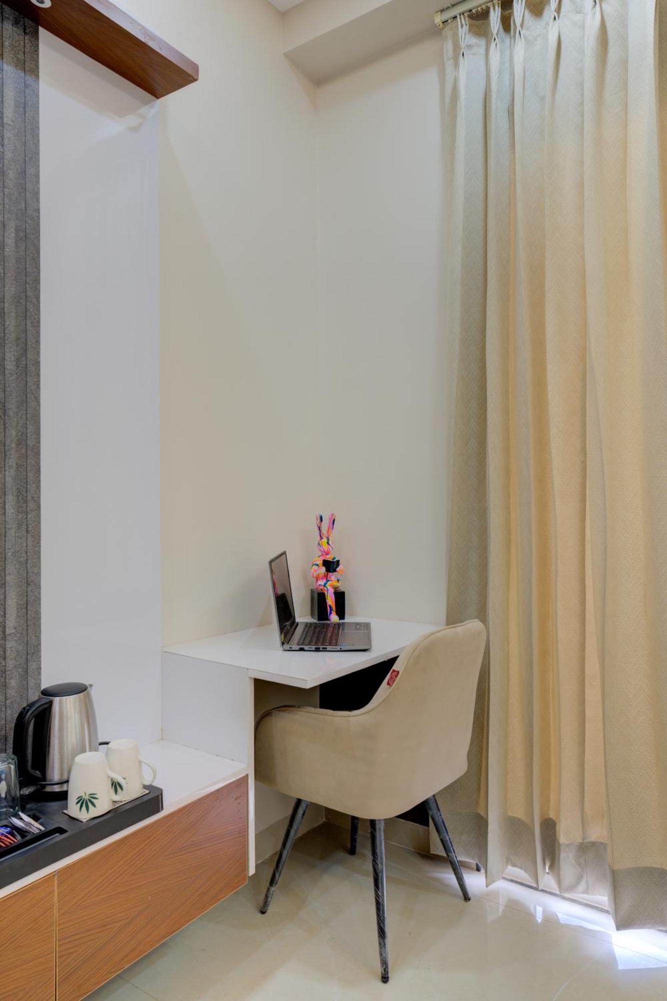 The Lodgers 1 Bhk Serviced Near Artemis Hospital Sector 52 * Gurgaon