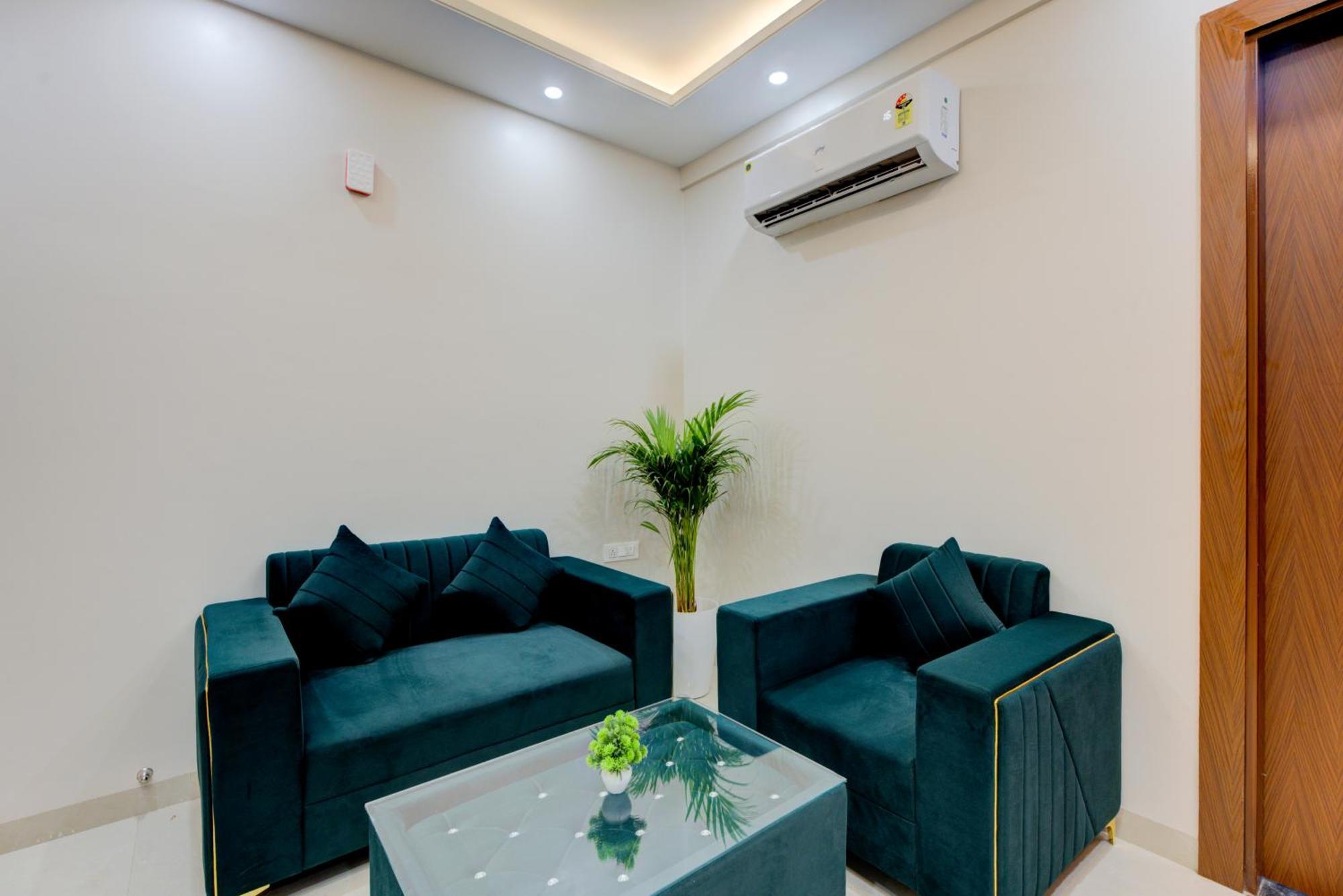 The Lodgers 1 Bhk Serviced Near Artemis Hospital Sector 52 Apartment *