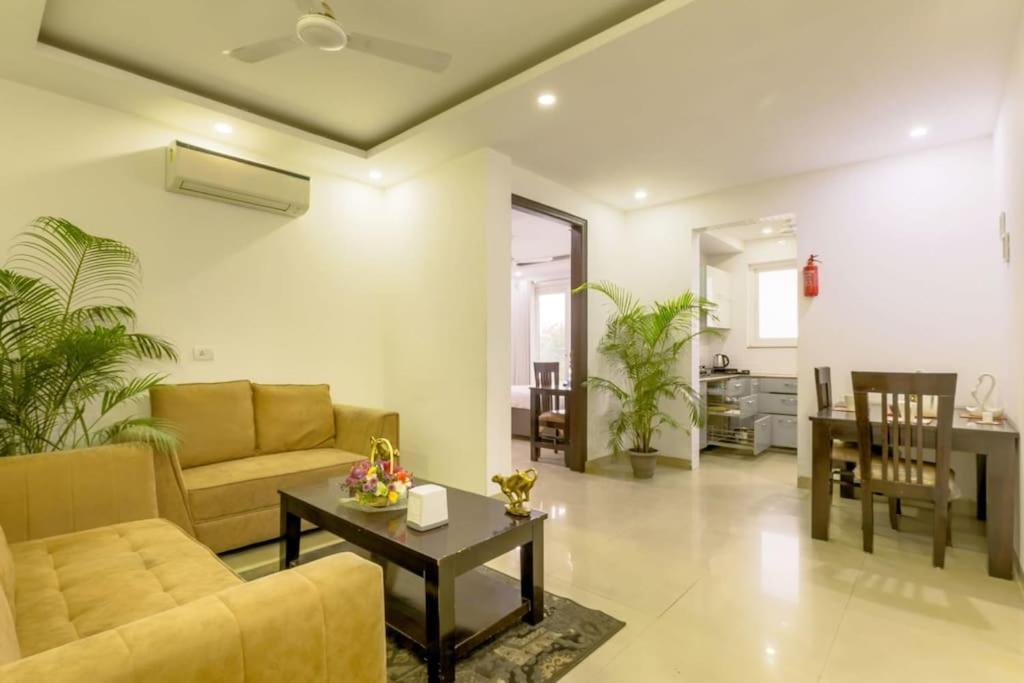 Apartment Parfait Street Retreat 2bhk Paras Fortis Balcony