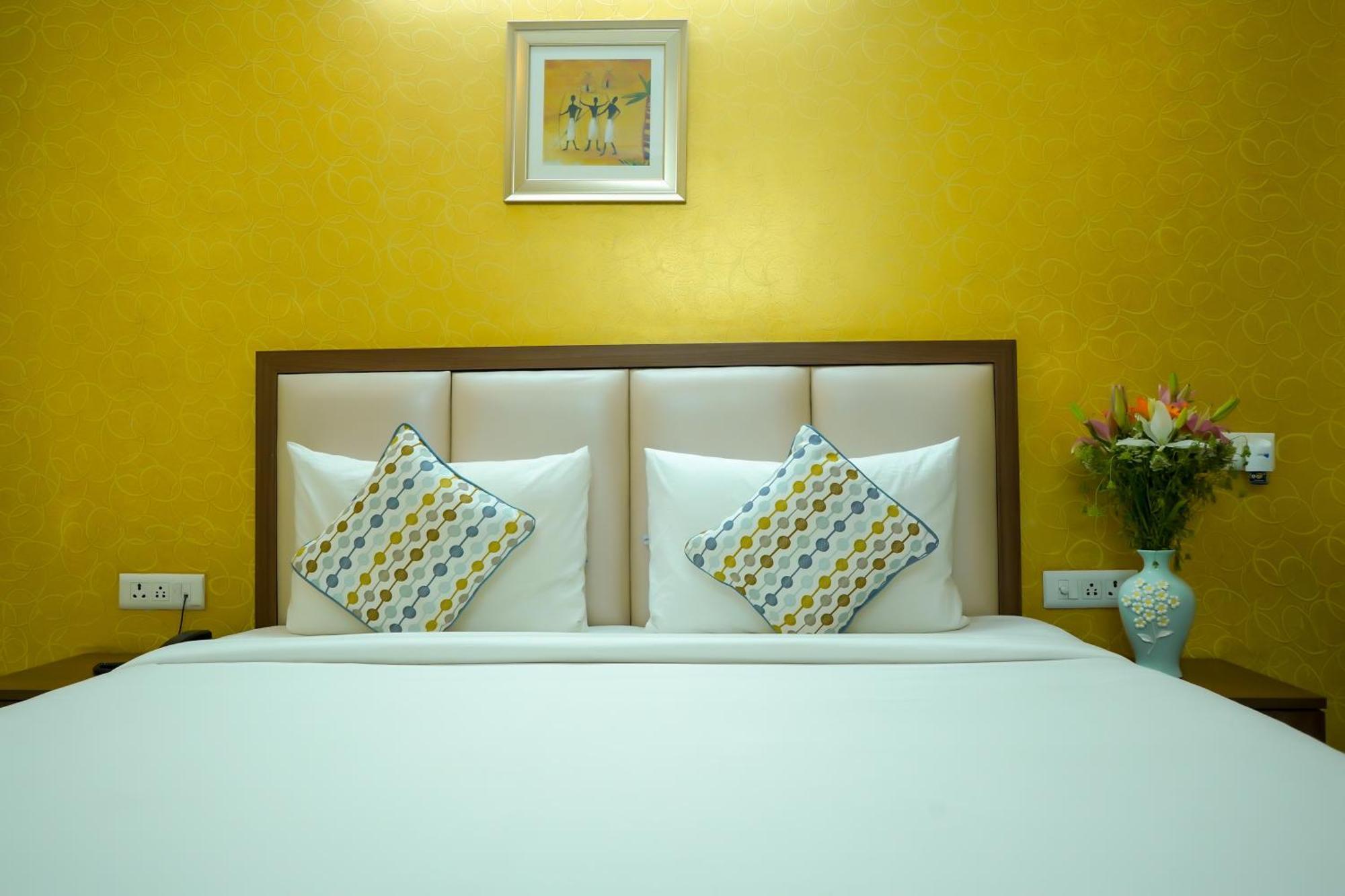 The Luxe 18 - Golf Course Road 3* Gurgaon