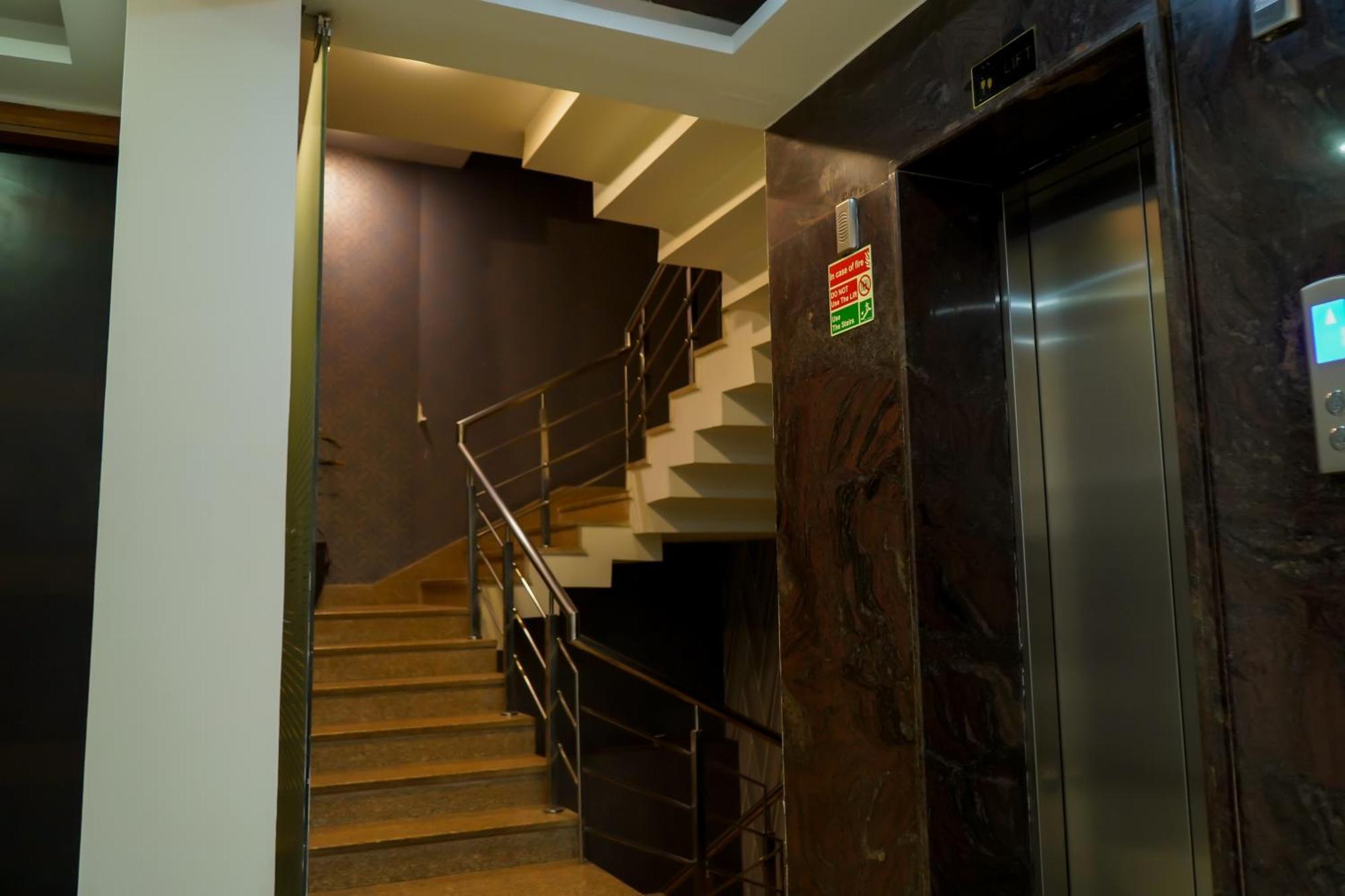 The Luxe 18 - Golf Course Road 3* Gurgaon