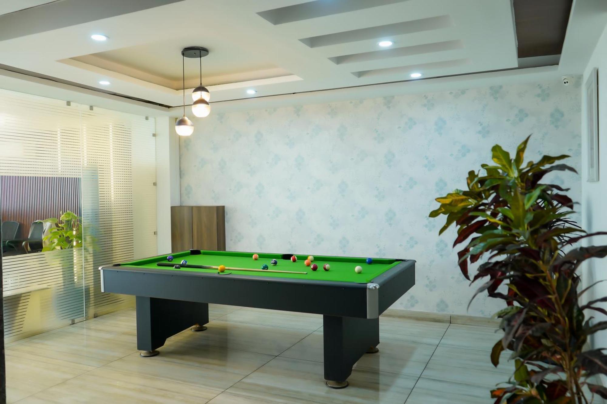 Hotel The Luxe 18 - Golf Course Road Gurgaon