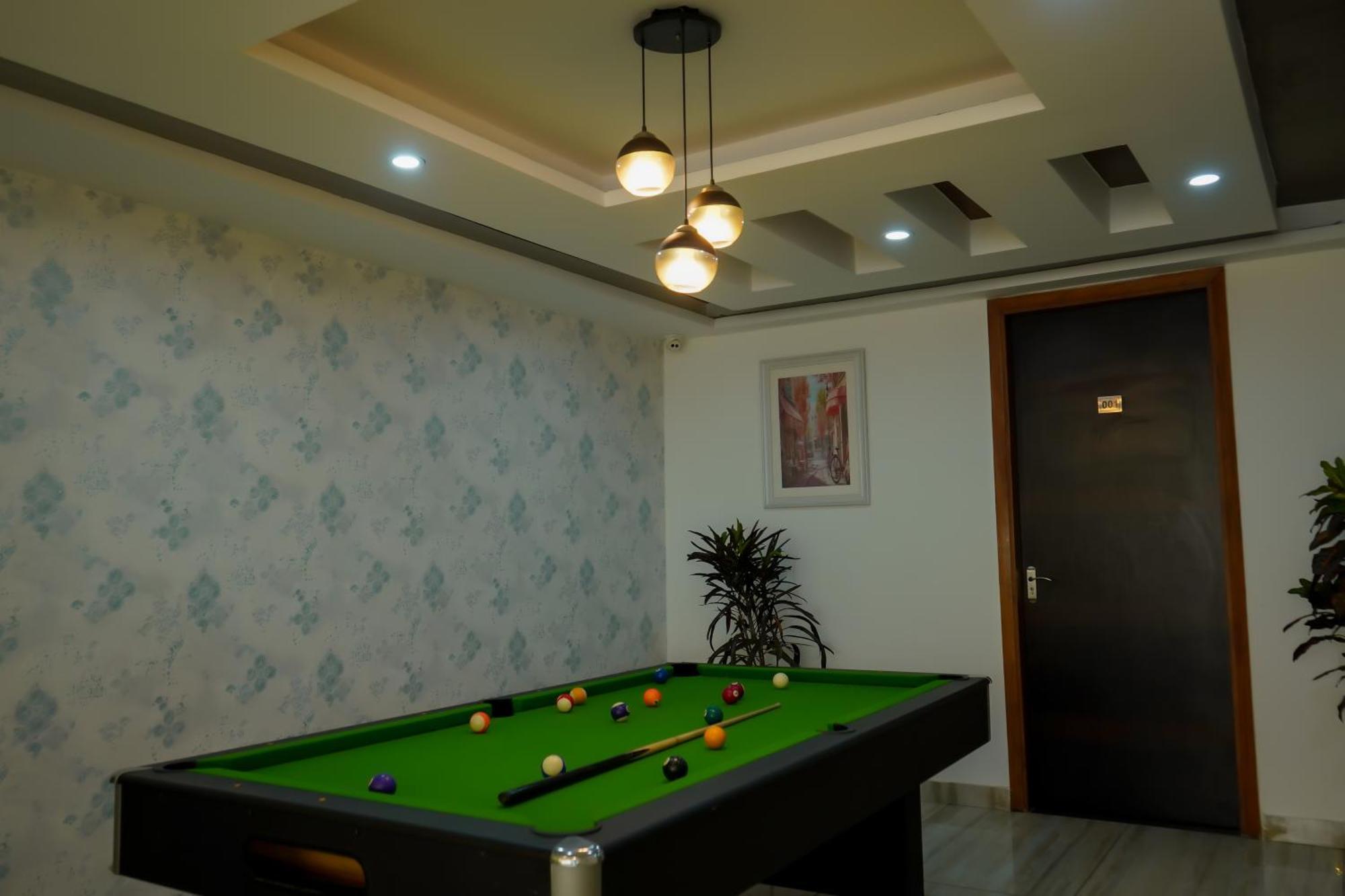 The Luxe 18 - Golf Course Road 3* Gurgaon