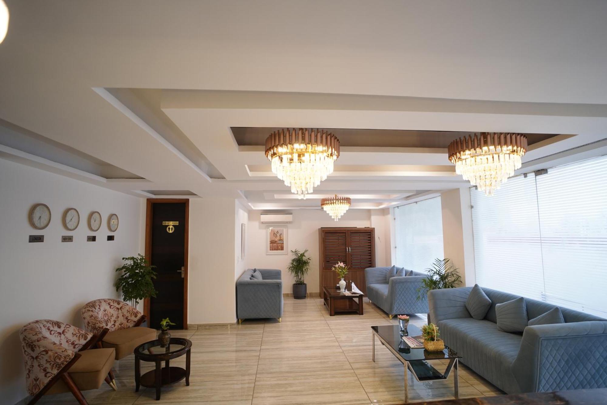 The Luxe 18 - Golf Course Road 3*